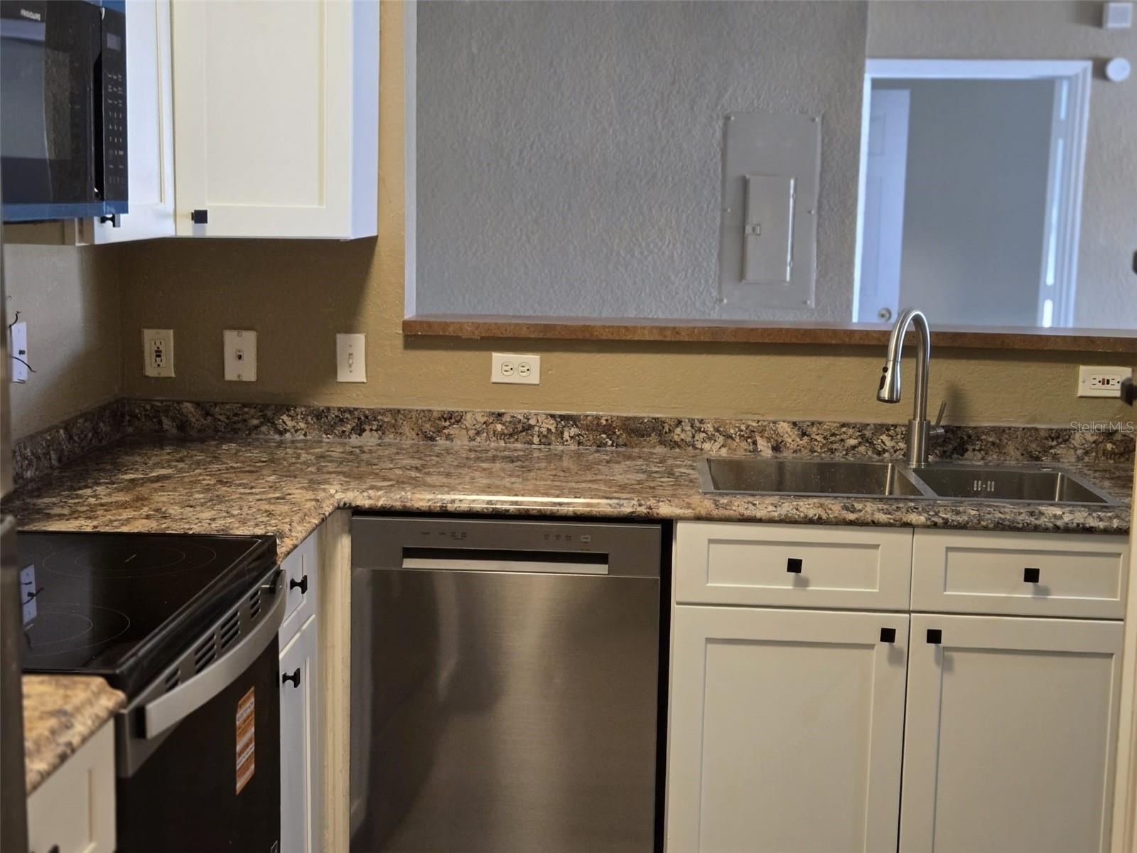 3702 PALM DESERT LANE 5422