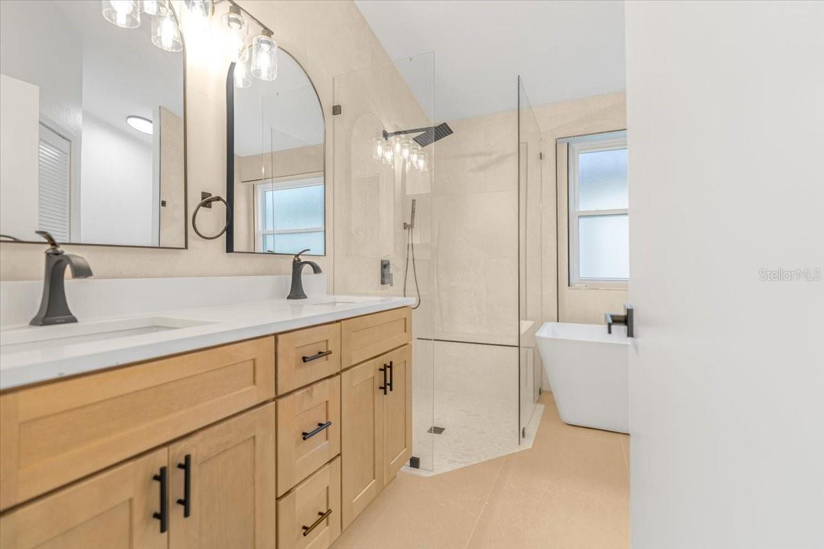 HUNTERS CREEK TR 350 PH 01 - Residential