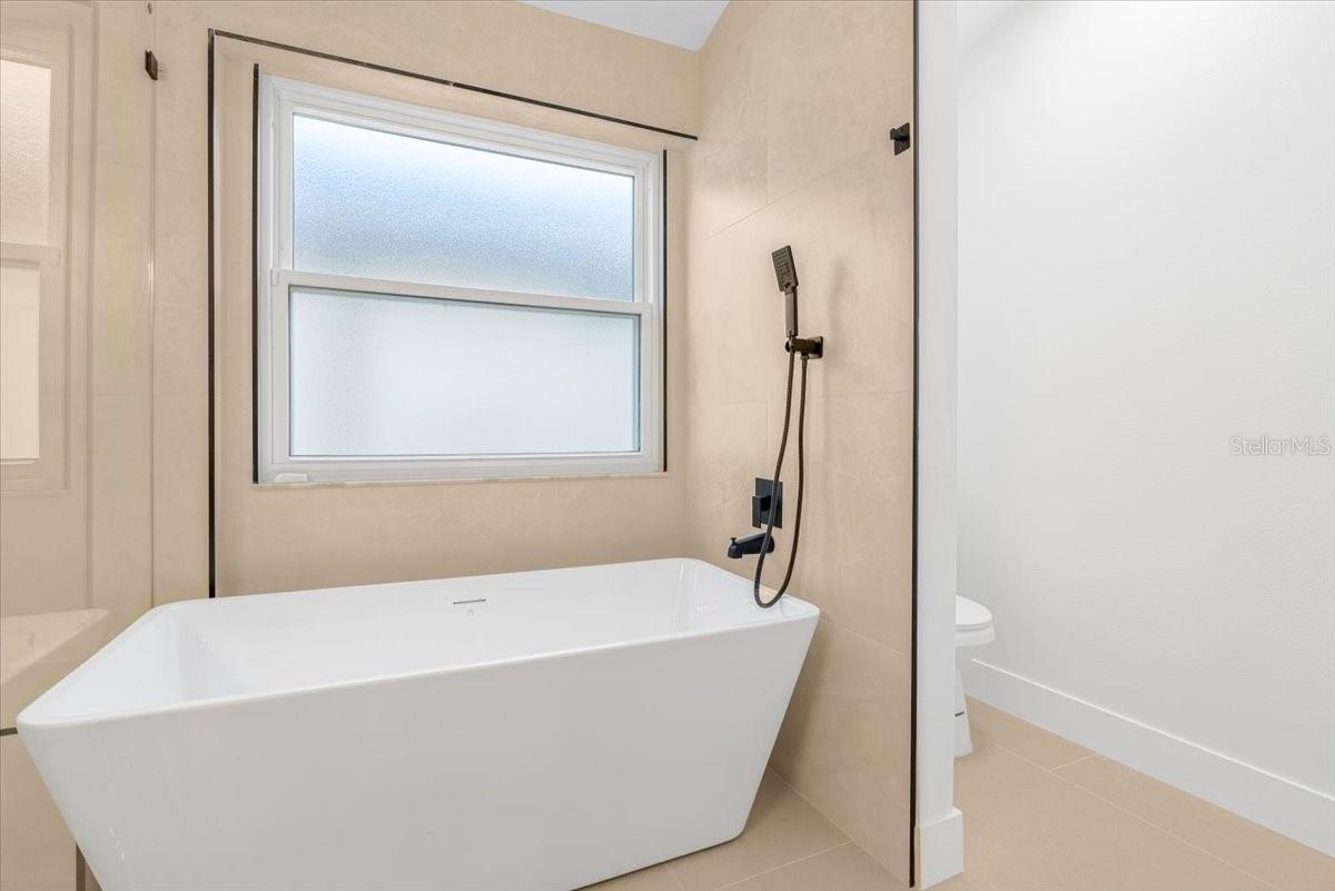 HUNTERS CREEK TR 350 PH 01 - Residential