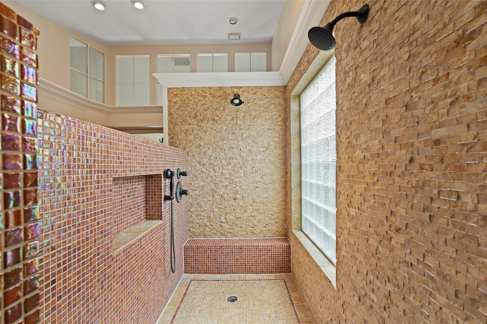 DREAM ISLAND - Residential