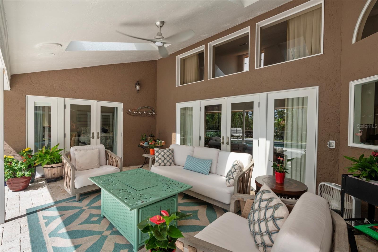 DREAM ISLAND - Residential