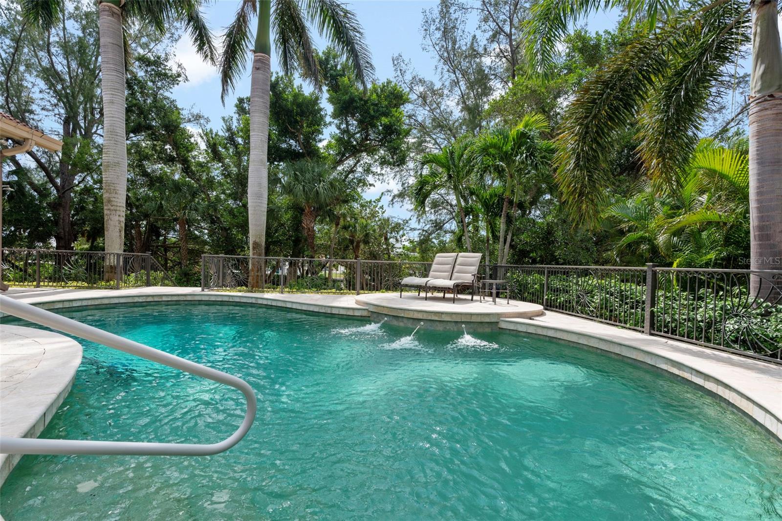 DREAM ISLAND - Residential