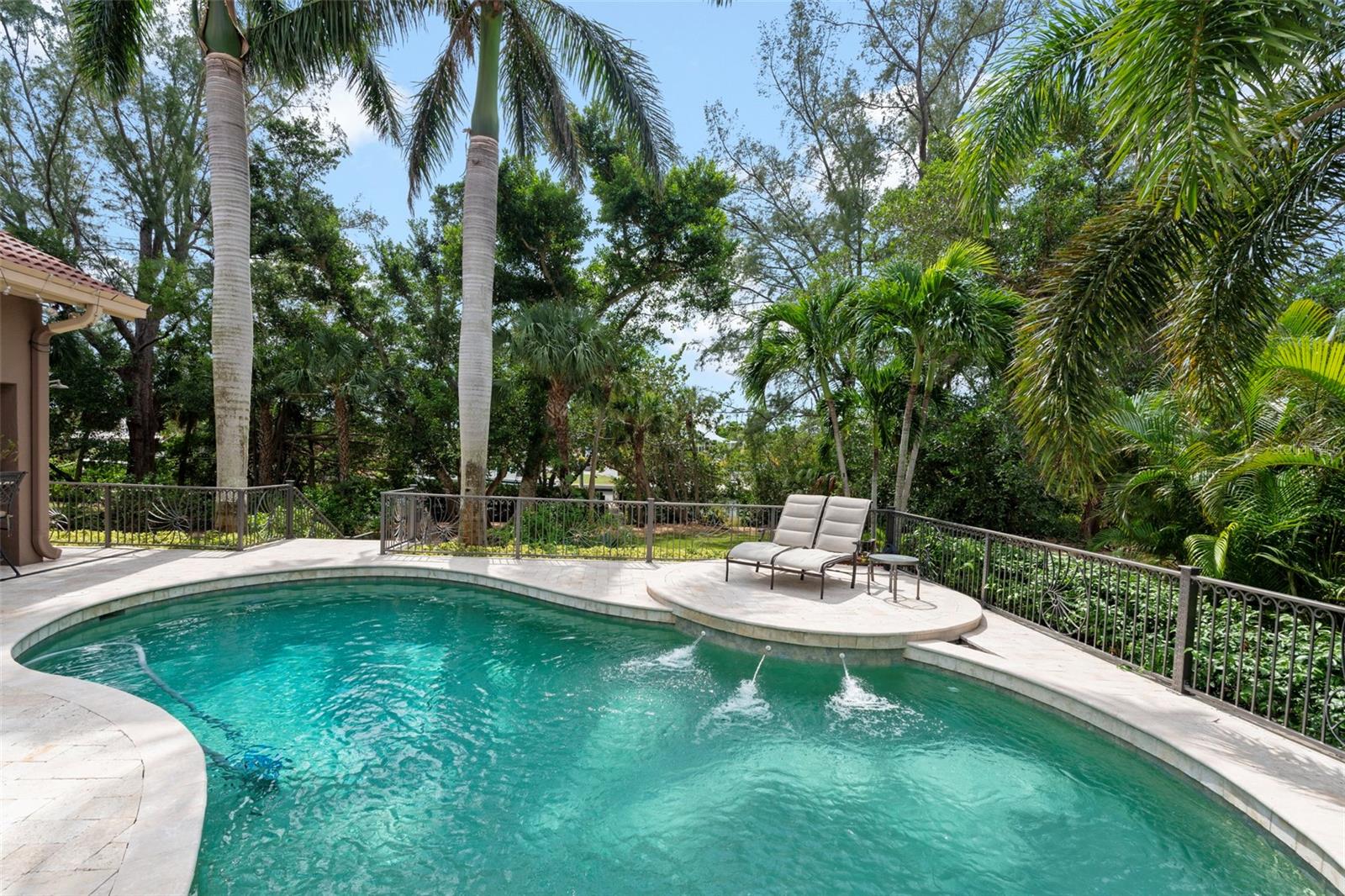 DREAM ISLAND - Residential