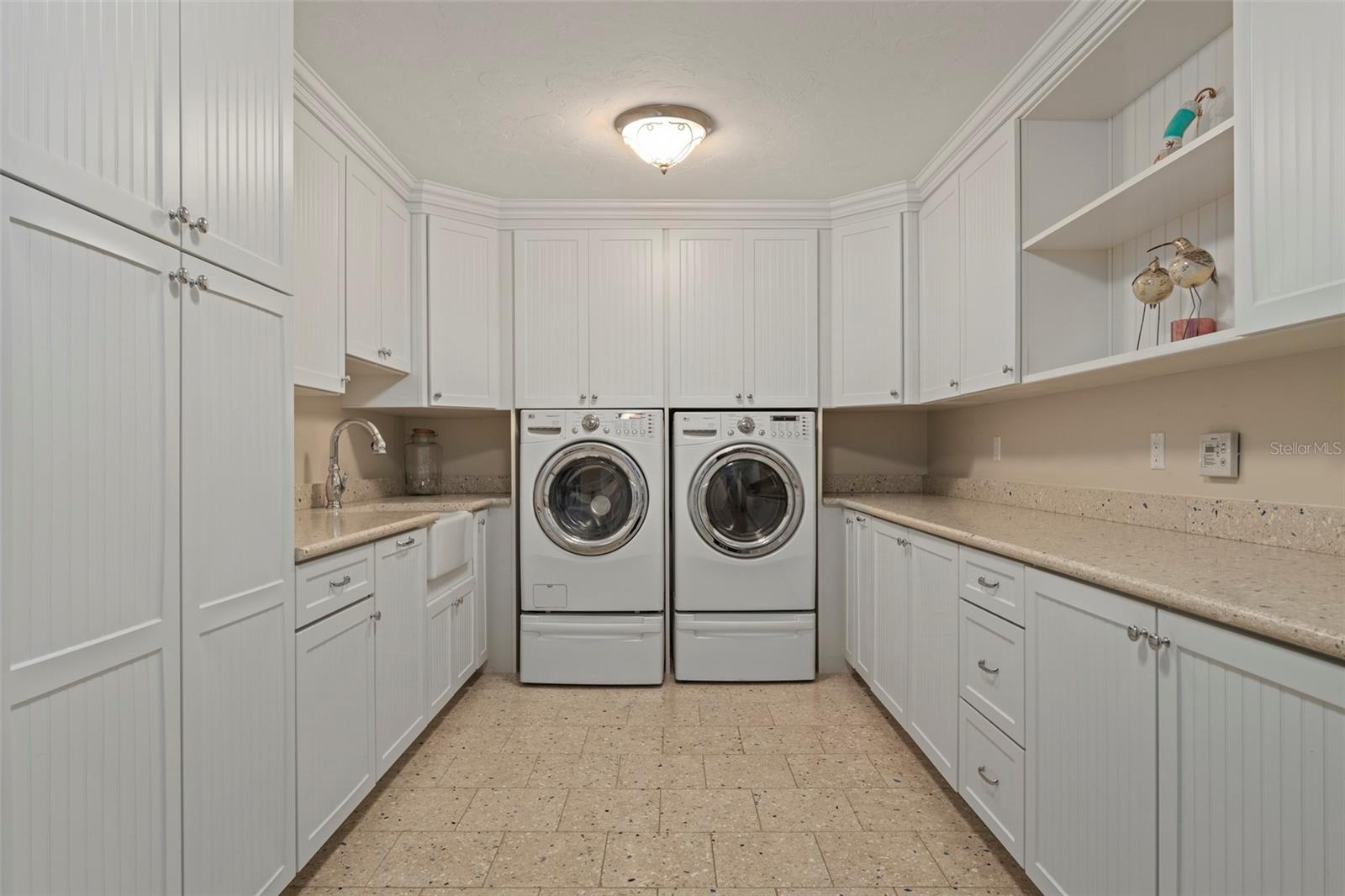 DREAM ISLAND - Residential