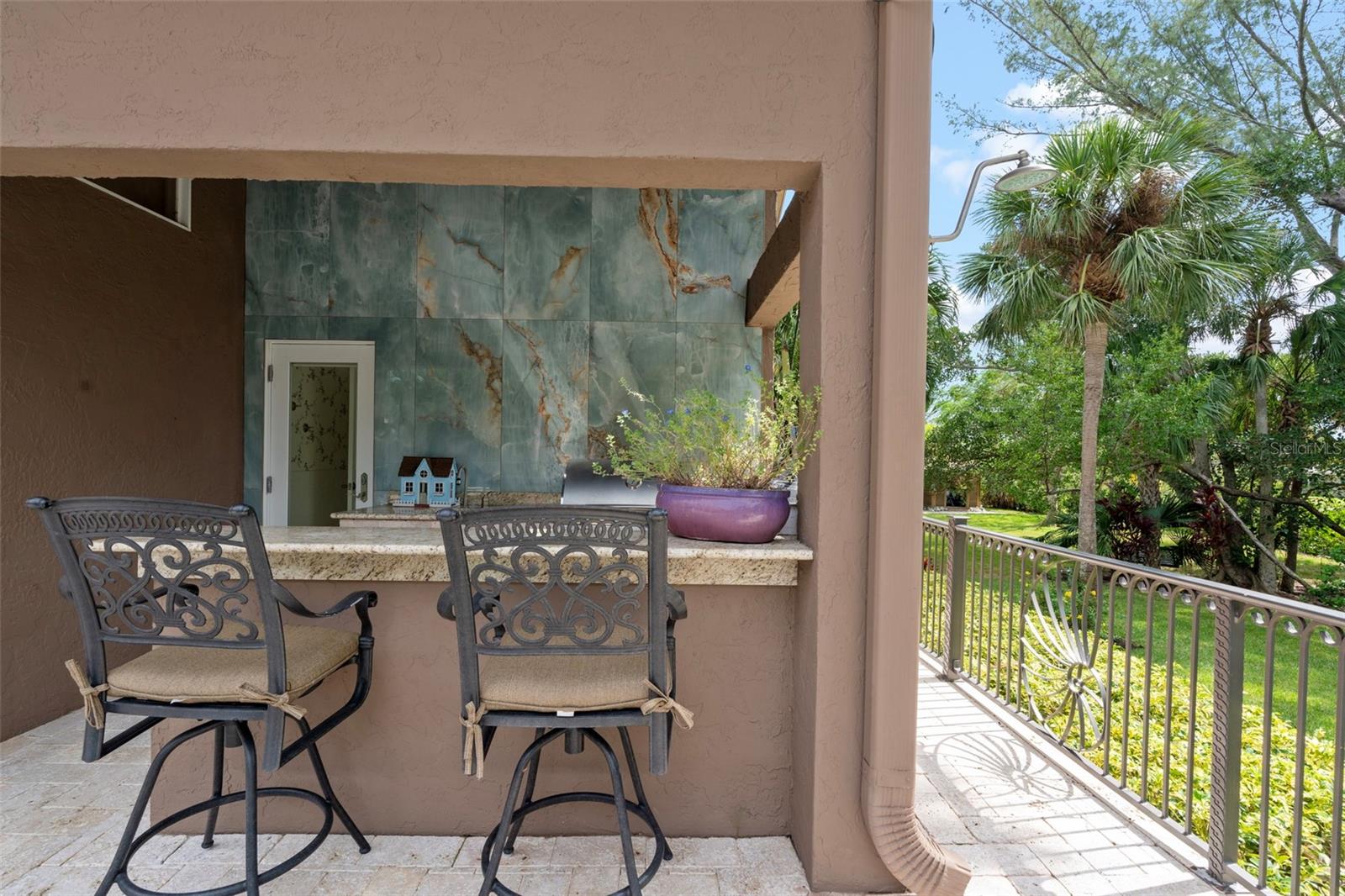 DREAM ISLAND - Residential