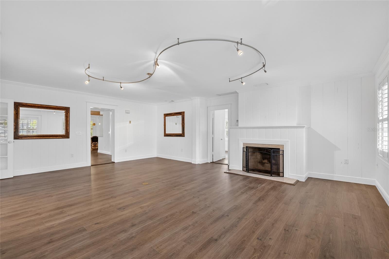 LONGBEACH ON LONGBOAT KEY - Residential