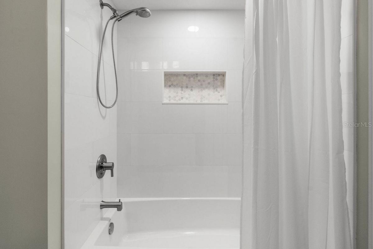 ESTATES AT COBBS LANDING THE PH II - Residential