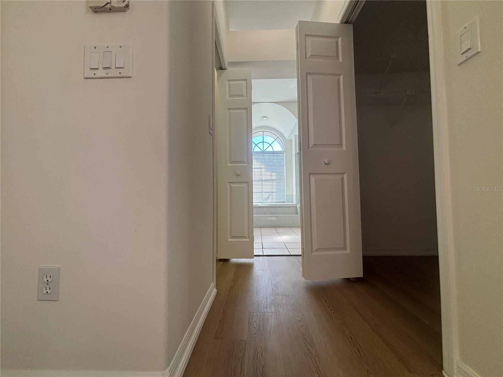 RESERVE AT LAKE TARPON THE - Residential Lease