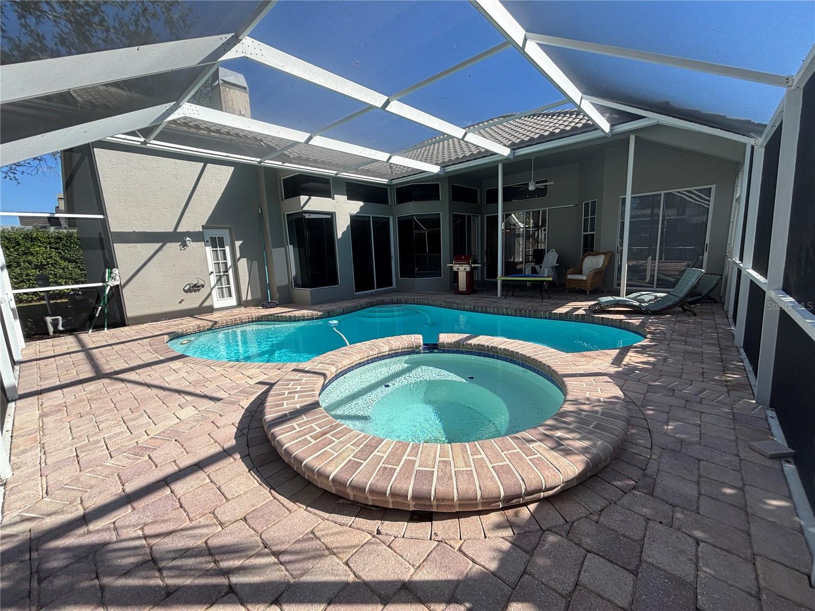 RESERVE AT LAKE TARPON THE - Residential Lease