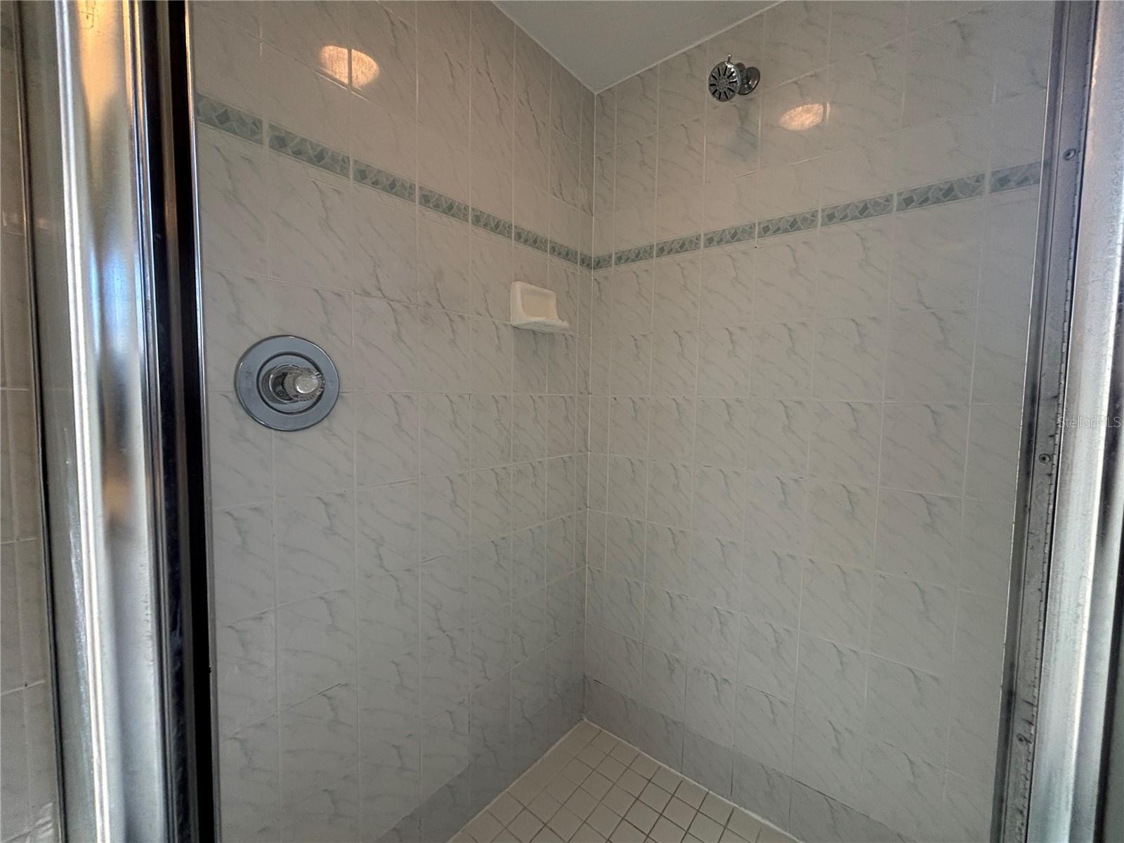 RESERVE AT LAKE TARPON THE - Residential Lease