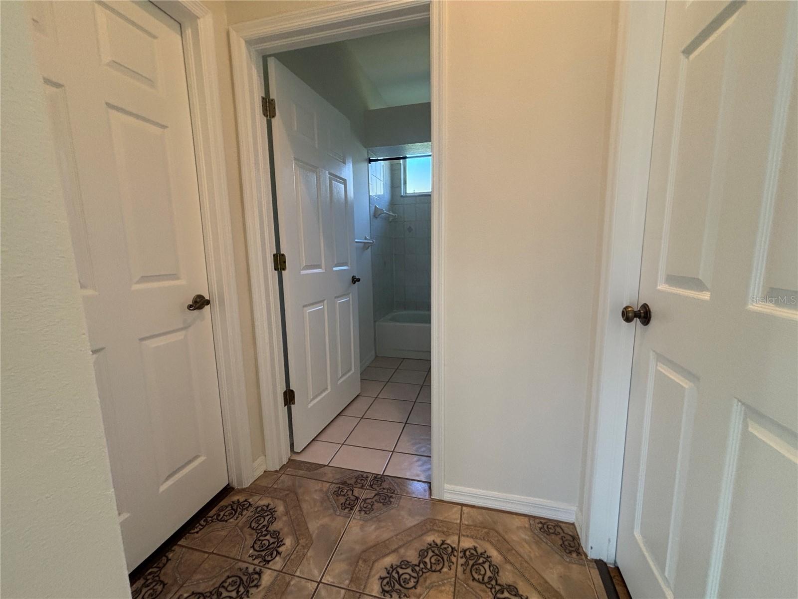 RESERVE AT LAKE TARPON THE - Residential Lease