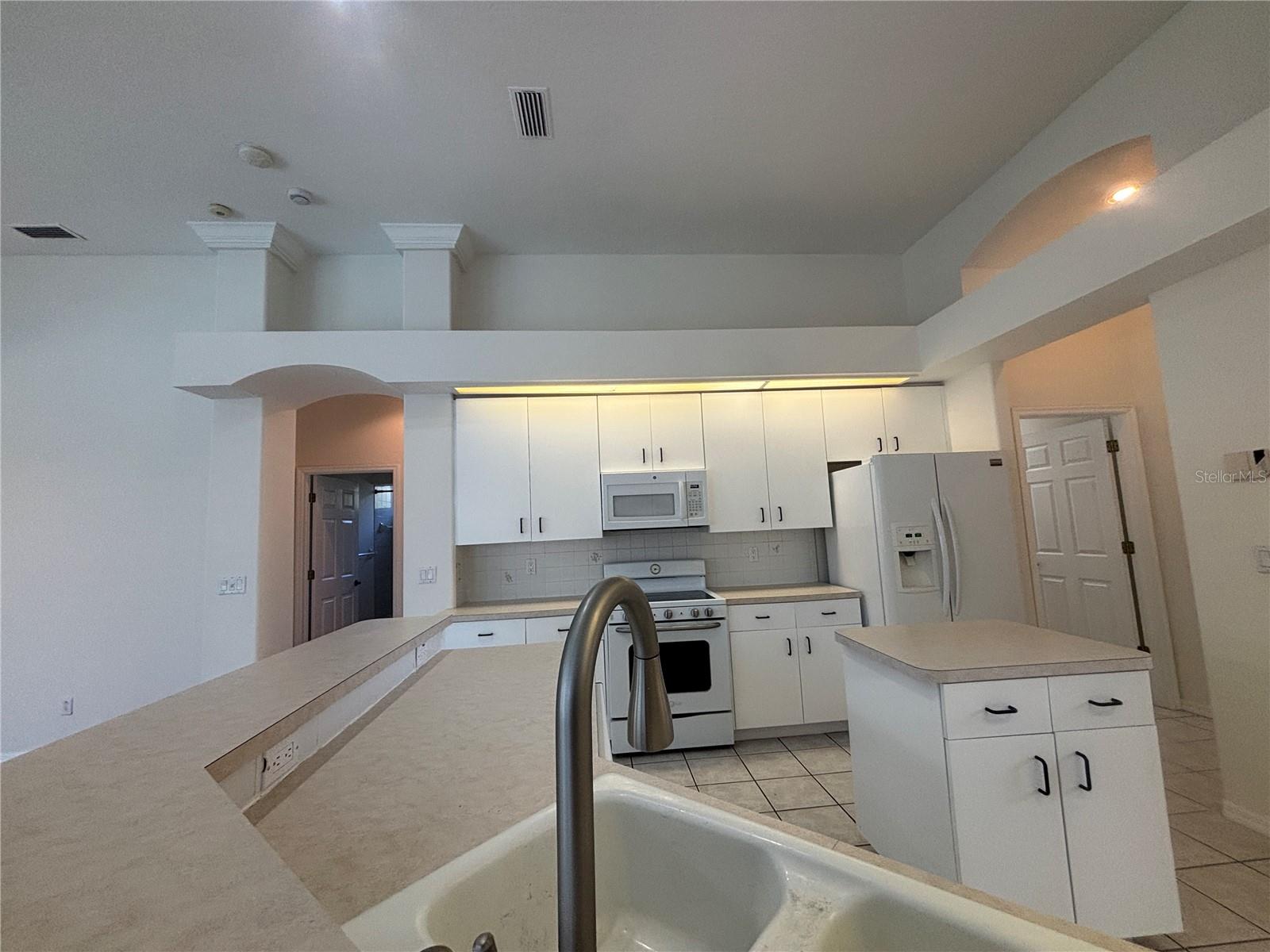 RESERVE AT LAKE TARPON THE - Residential Lease