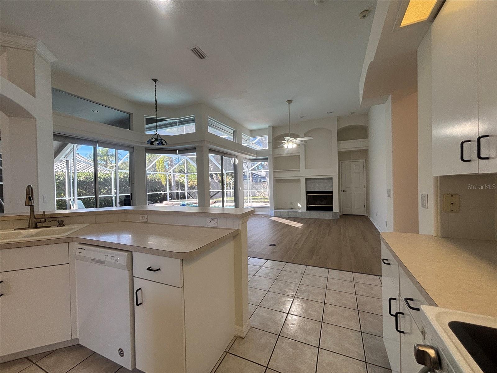 RESERVE AT LAKE TARPON THE - Residential Lease