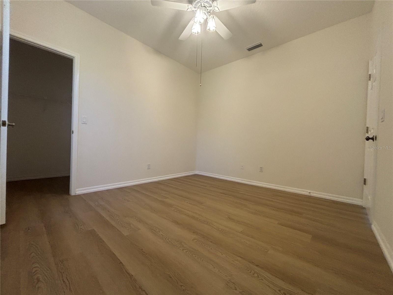 RESERVE AT LAKE TARPON THE - Residential Lease