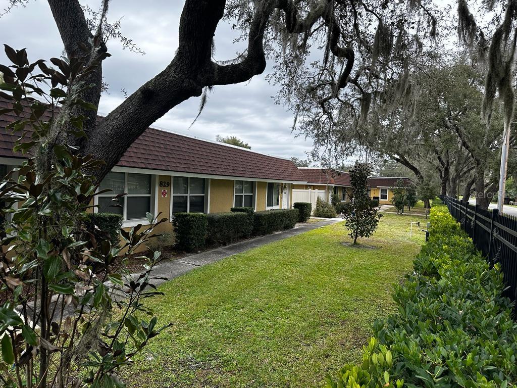 Welcome to your new home at 829 E Wildmere Ave #101, Longwood, FL 32750! This charming 2-bedroom, 1-bathroom apartment offers a comfortable and convenient lifestyle in a prime location. Situated in the heart of Longwood, you'll enjoy easy access to shopping, dining, entertainment, and major highways.