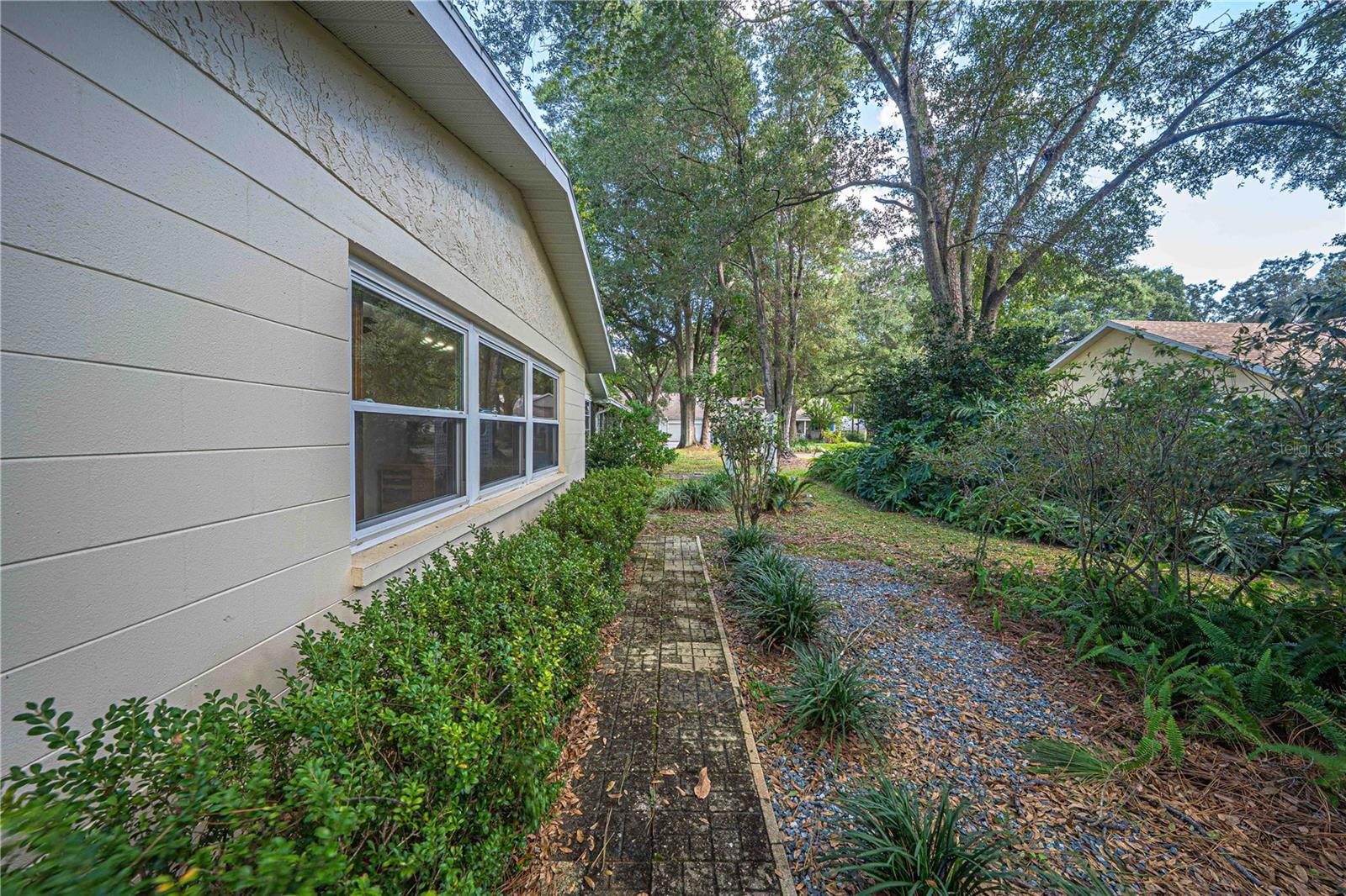 CIRCLE SQUARE WOODS Y - Residential