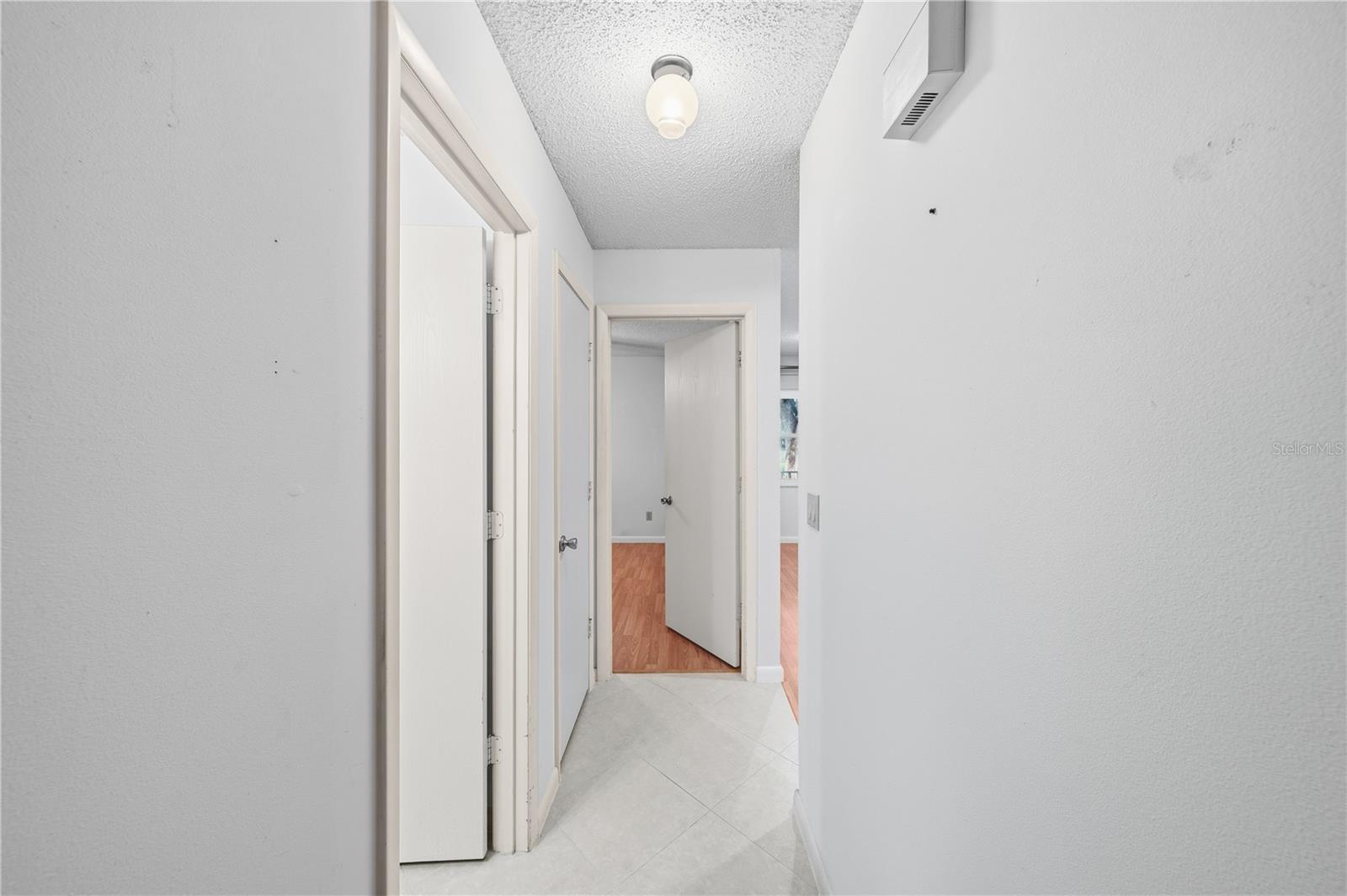 CIRCLE SQUARE WOODS Y - Residential