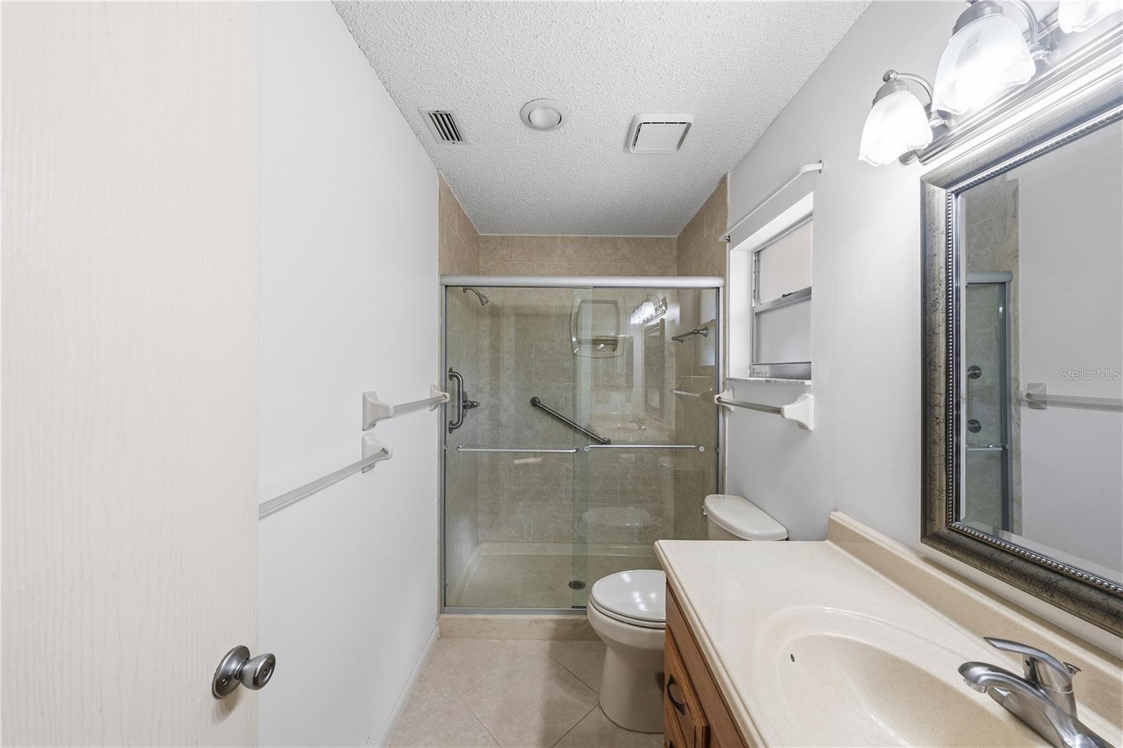 CIRCLE SQUARE WOODS Y - Residential