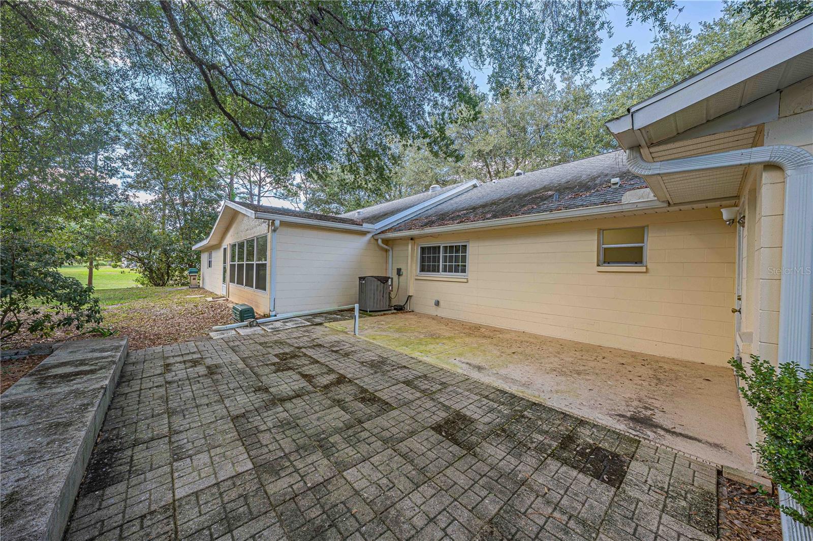 CIRCLE SQUARE WOODS Y - Residential