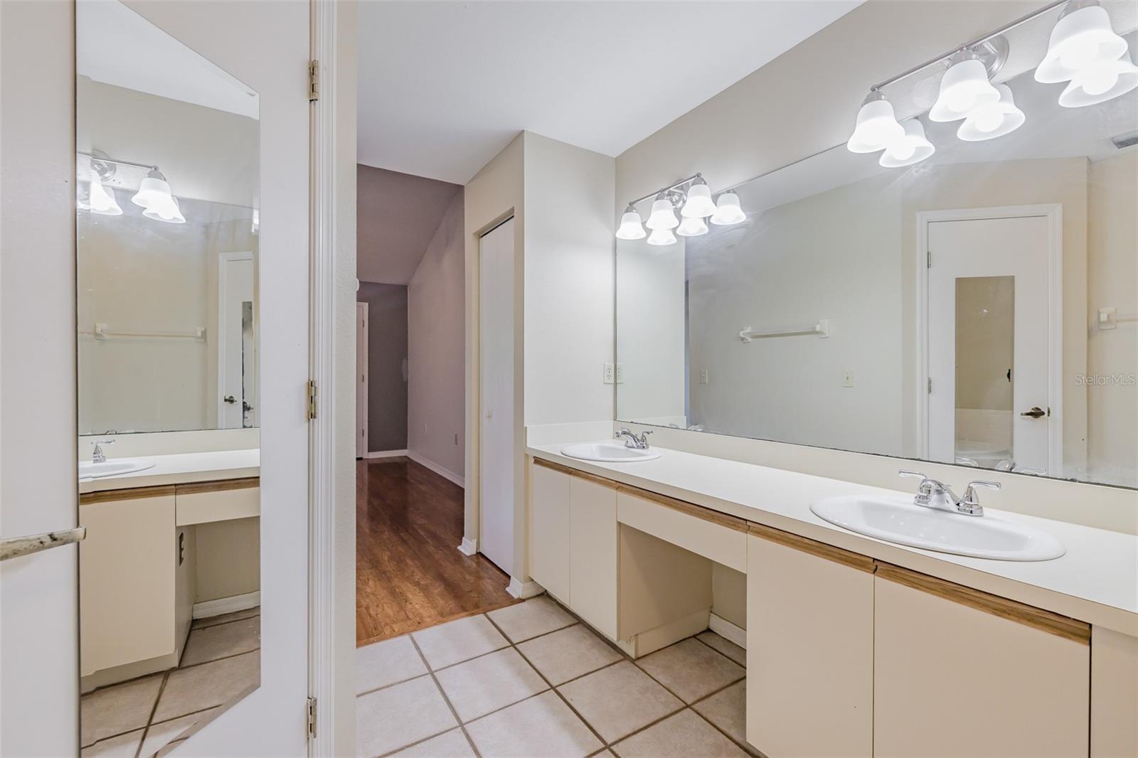 CARROLLWOOD COVE AT EMERALD GR - Residential