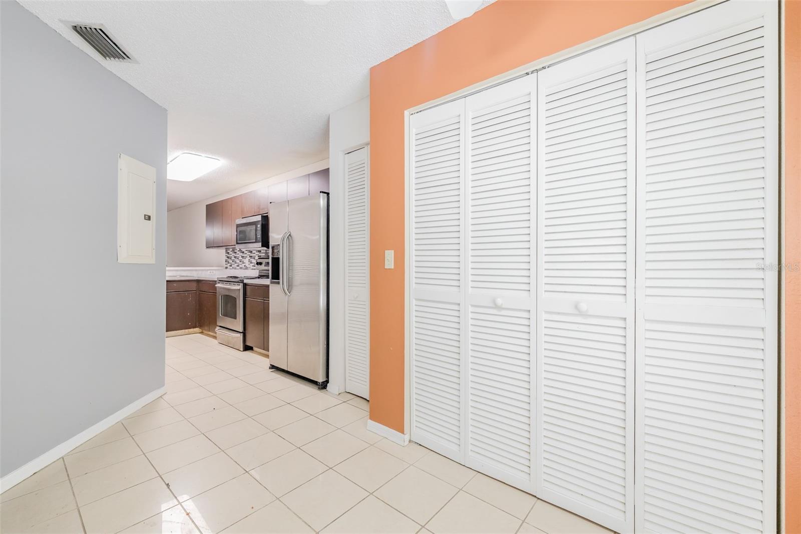 CARROLLWOOD COVE AT EMERALD GR - Residential