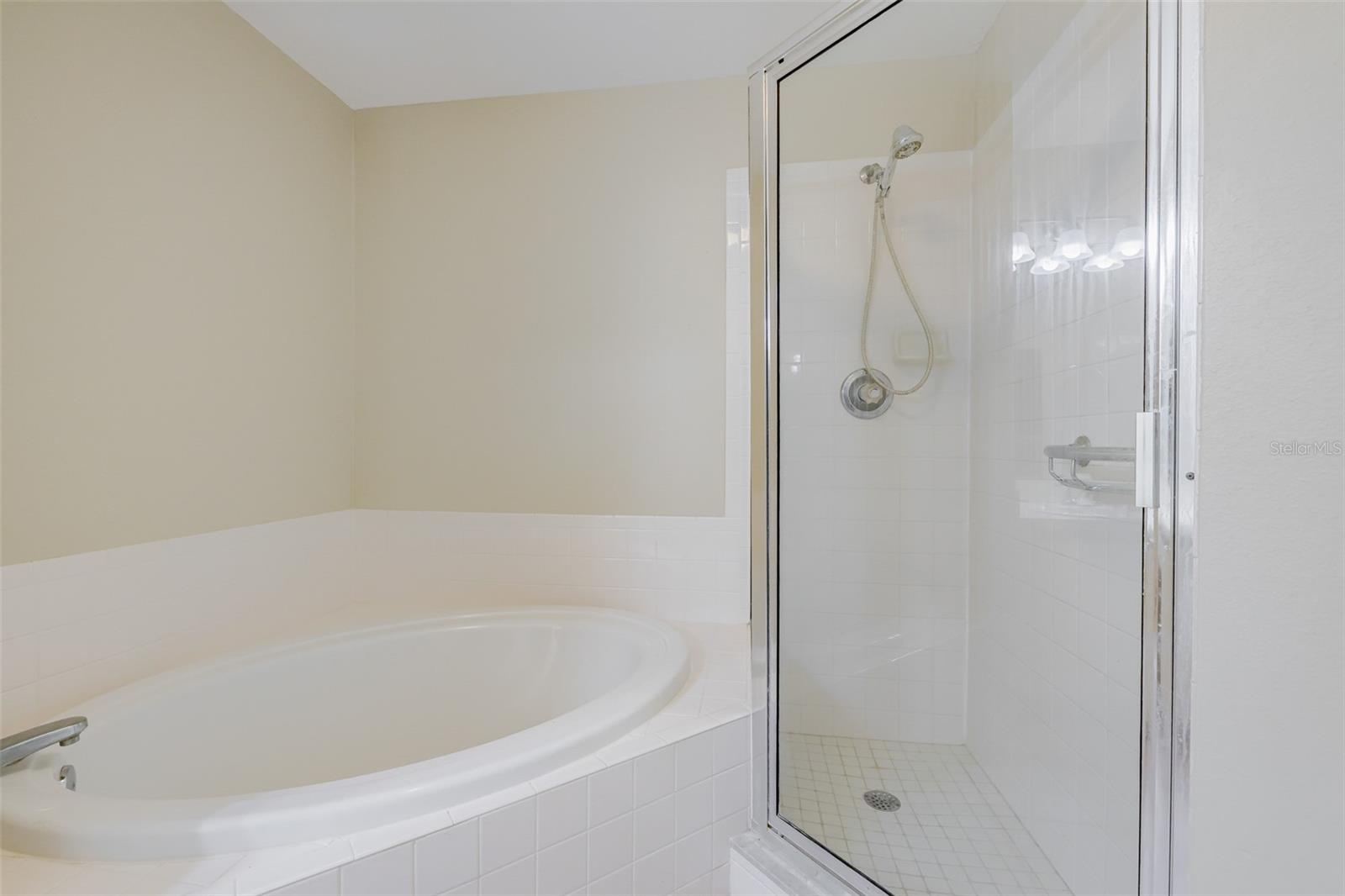 CARROLLWOOD COVE AT EMERALD GR - Residential