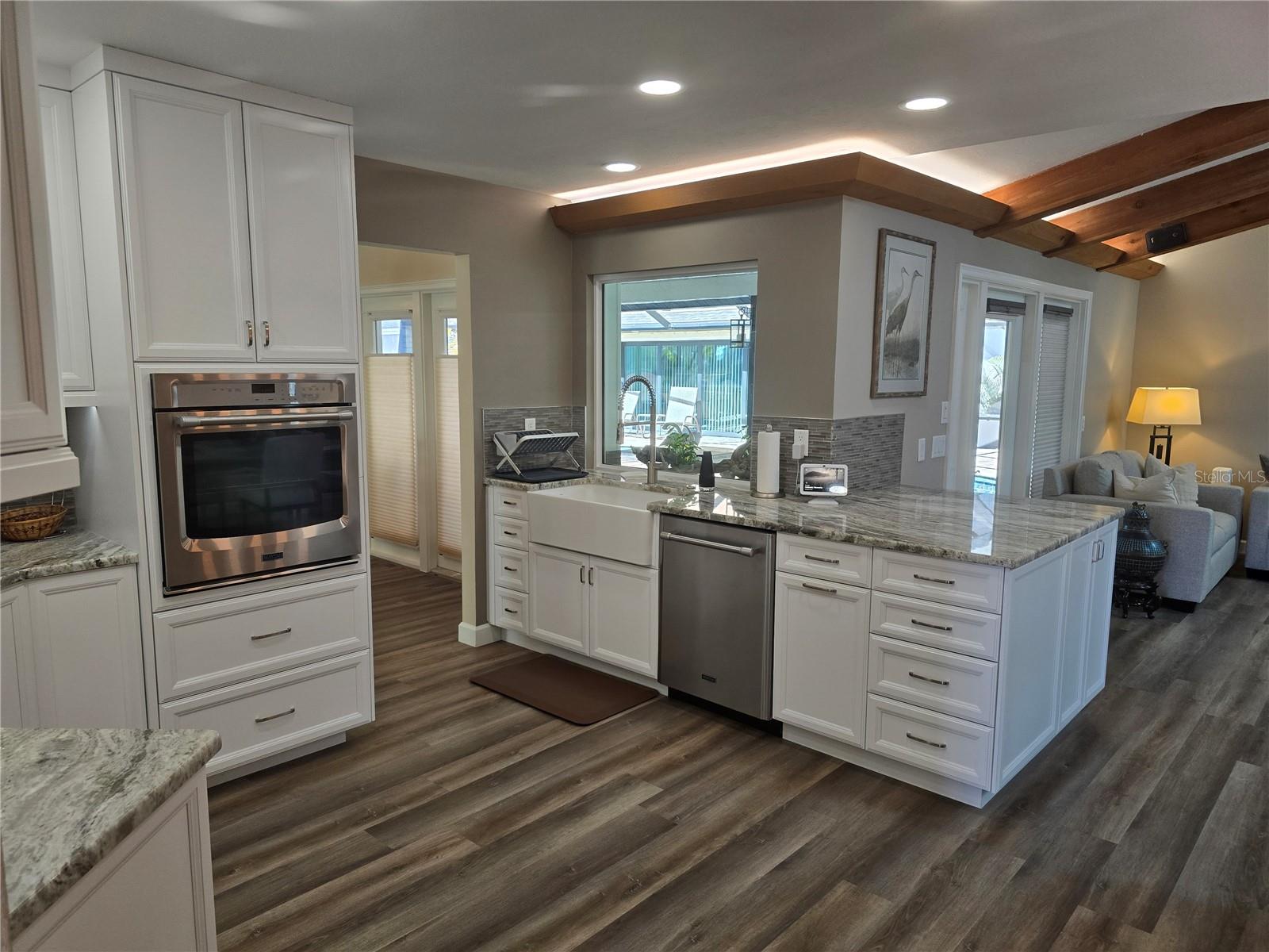 VENICE ACRES - Residential