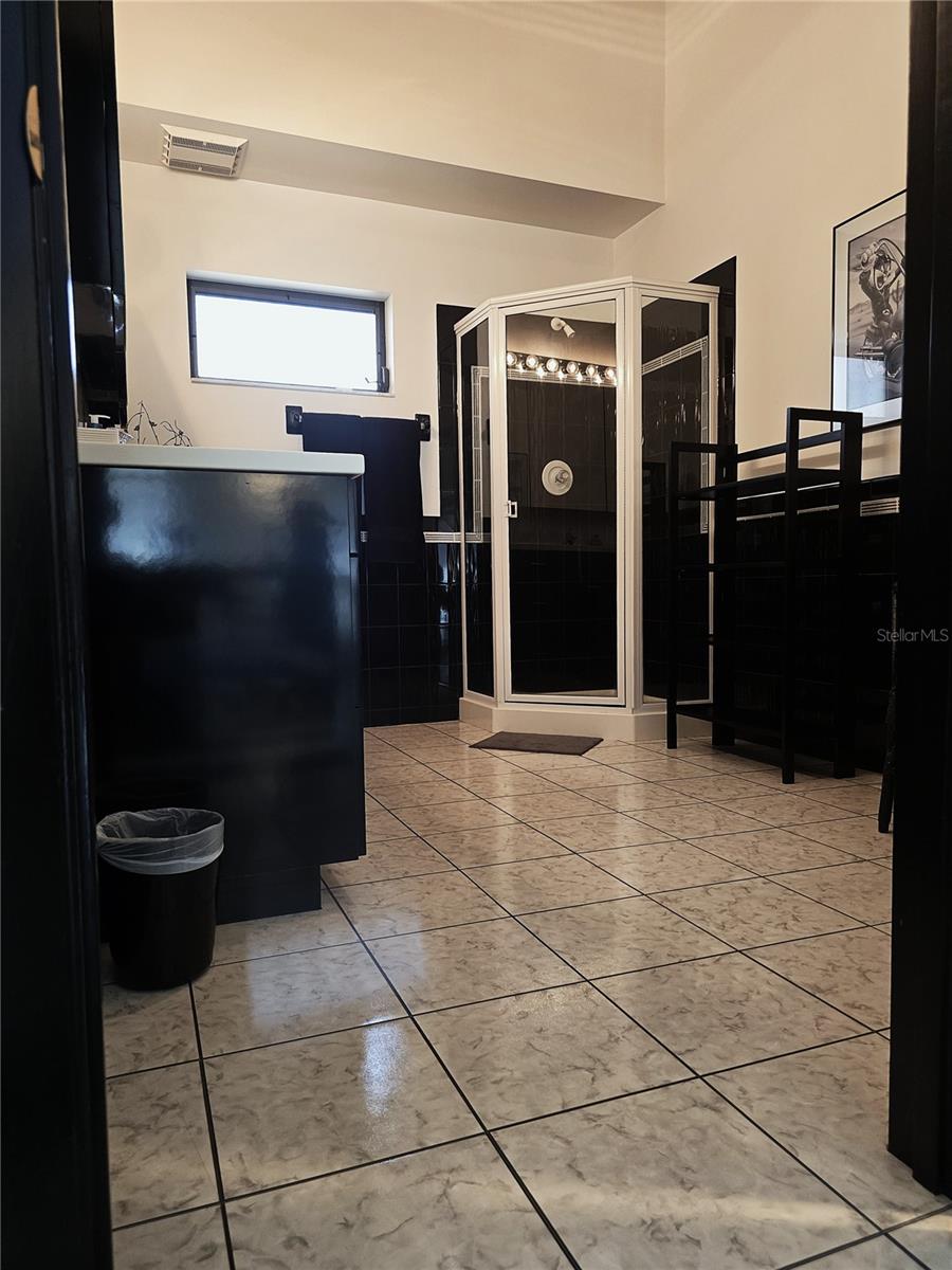 VENICE ACRES - Residential