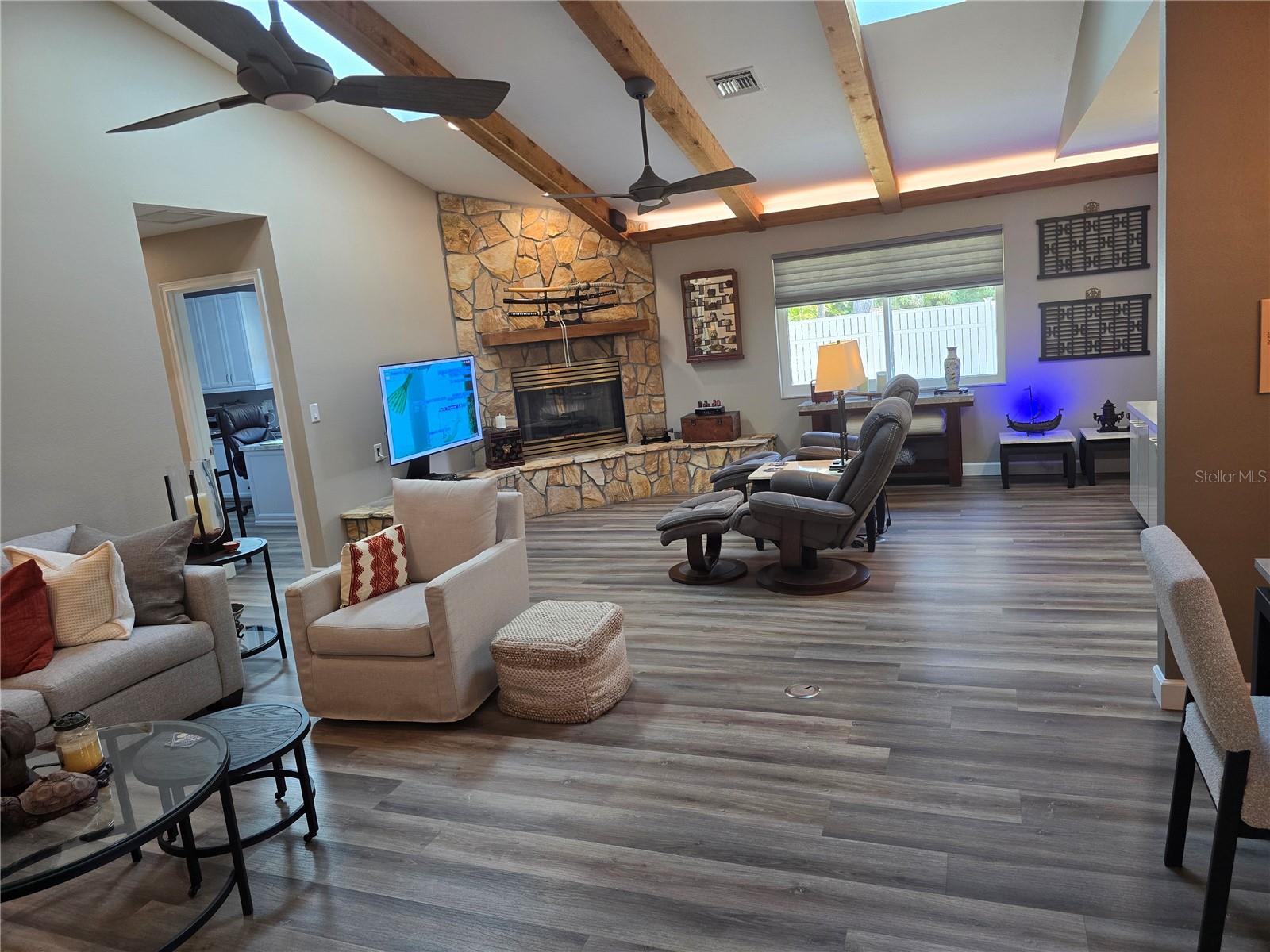 VENICE ACRES - Residential