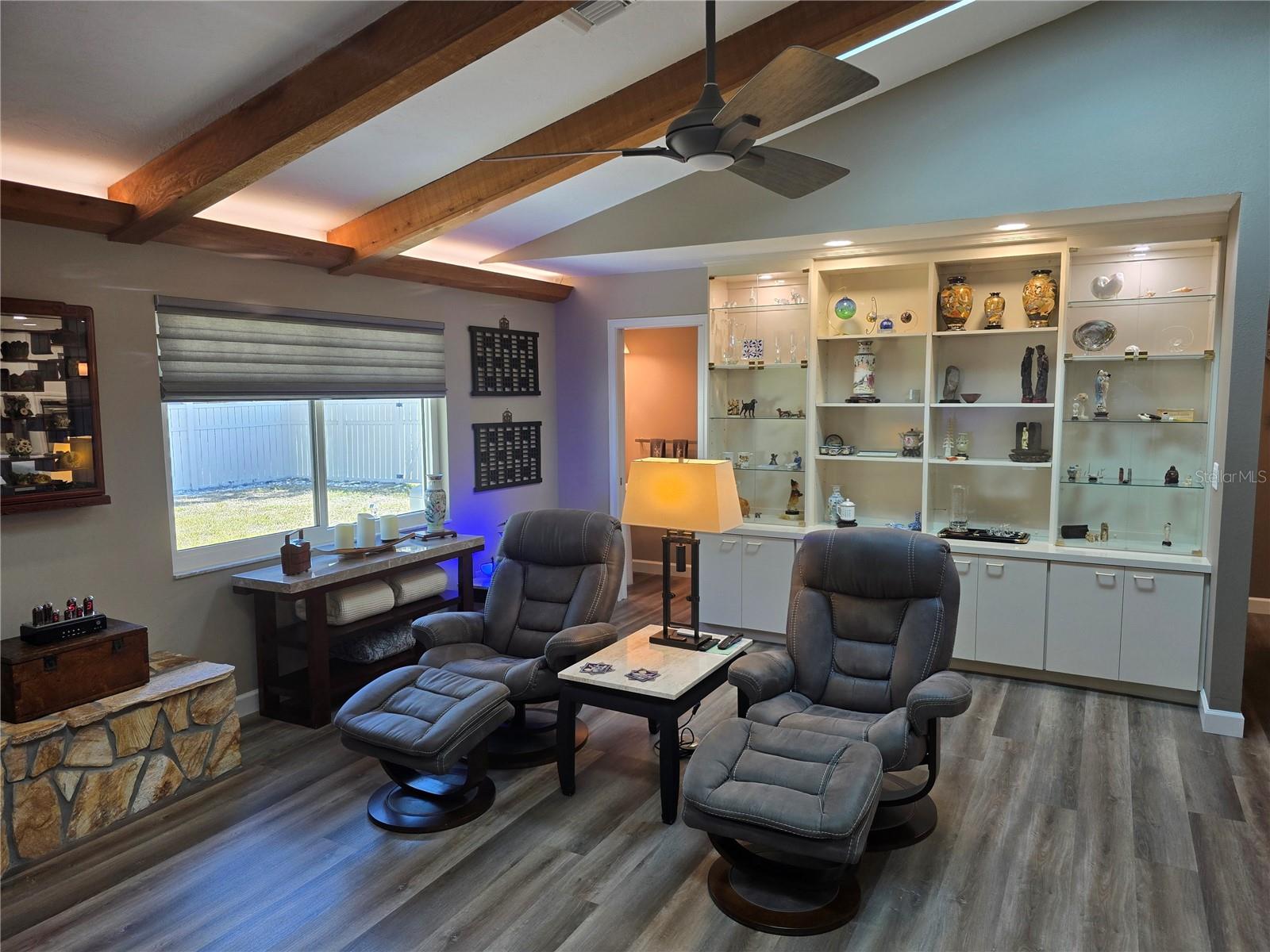 VENICE ACRES - Residential