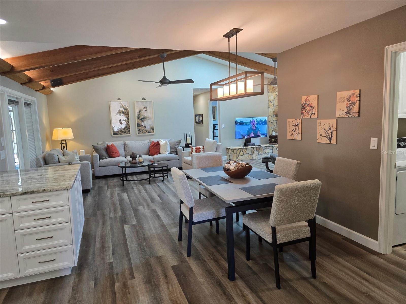 1213 LEXINGTON DRIVE