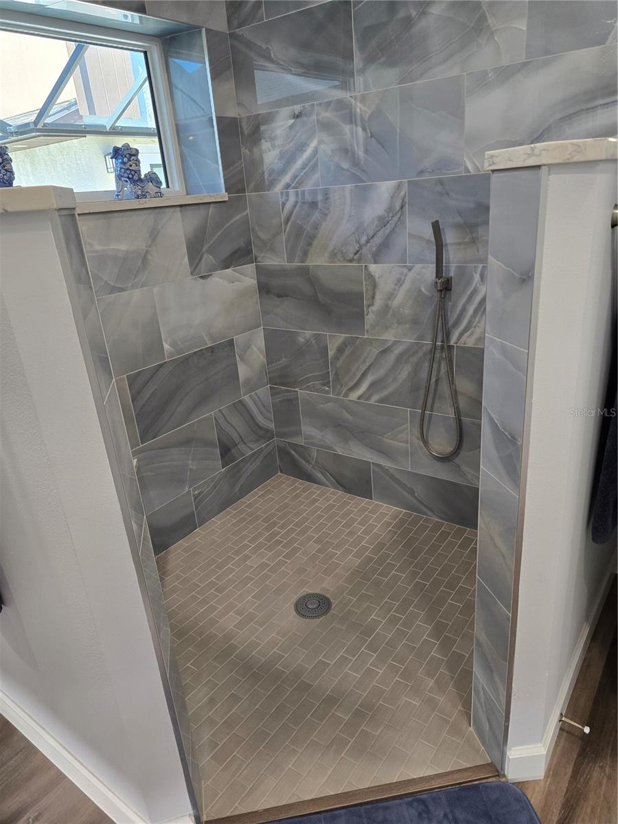 VENICE ACRES - Residential