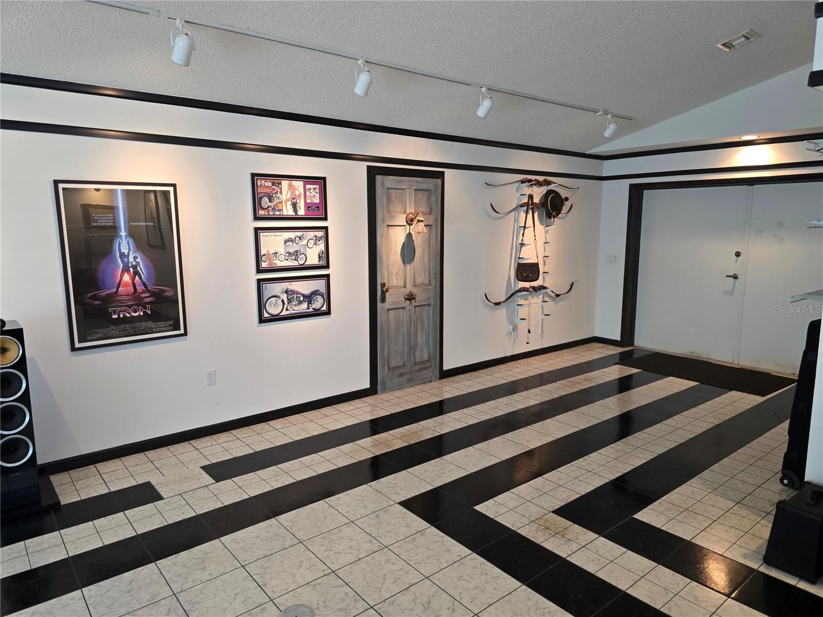 VENICE ACRES - Residential