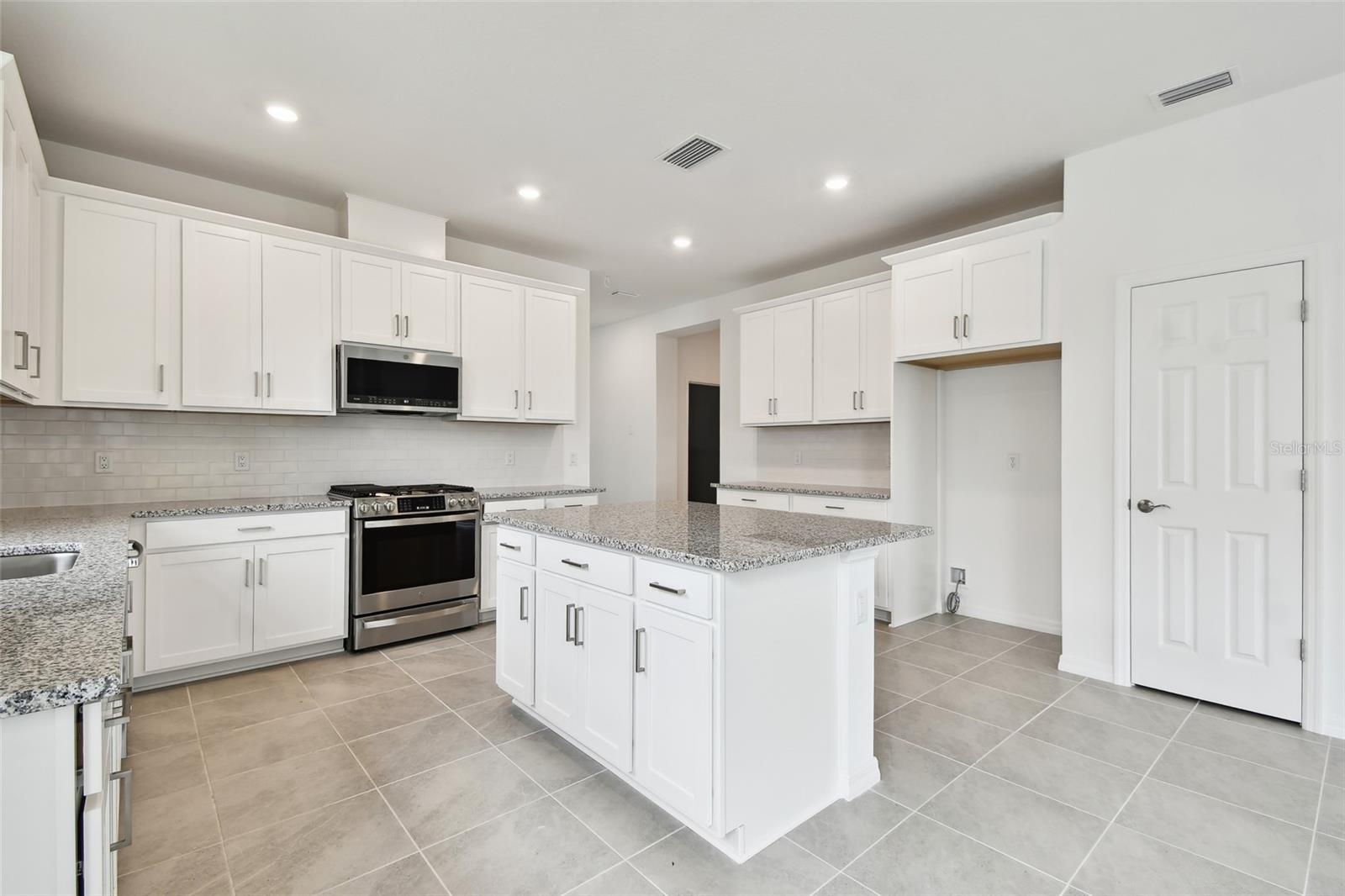 SWEETWATER VILLAS AT LAKEWOOD RANCH - Residential