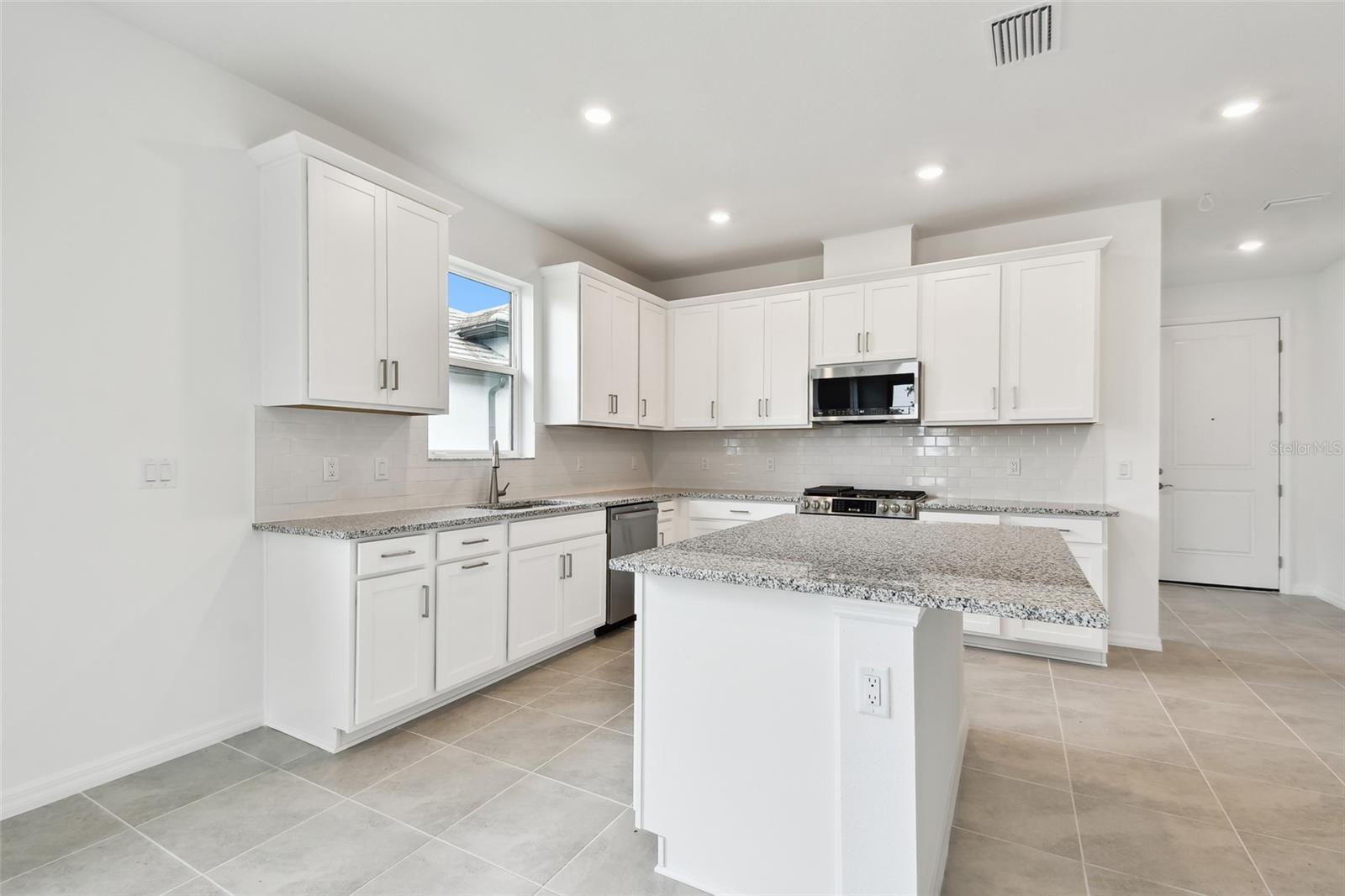 SWEETWATER VILLAS AT LAKEWOOD RANCH - Residential