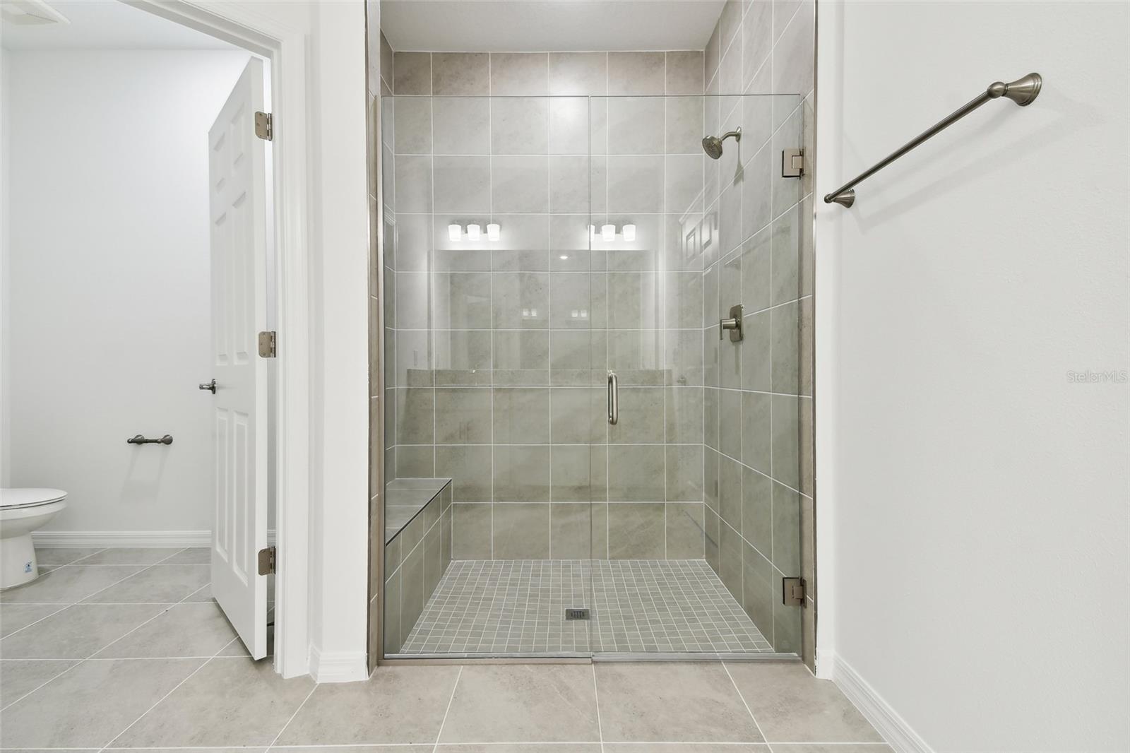 SWEETWATER VILLAS AT LAKEWOOD RANCH - Residential