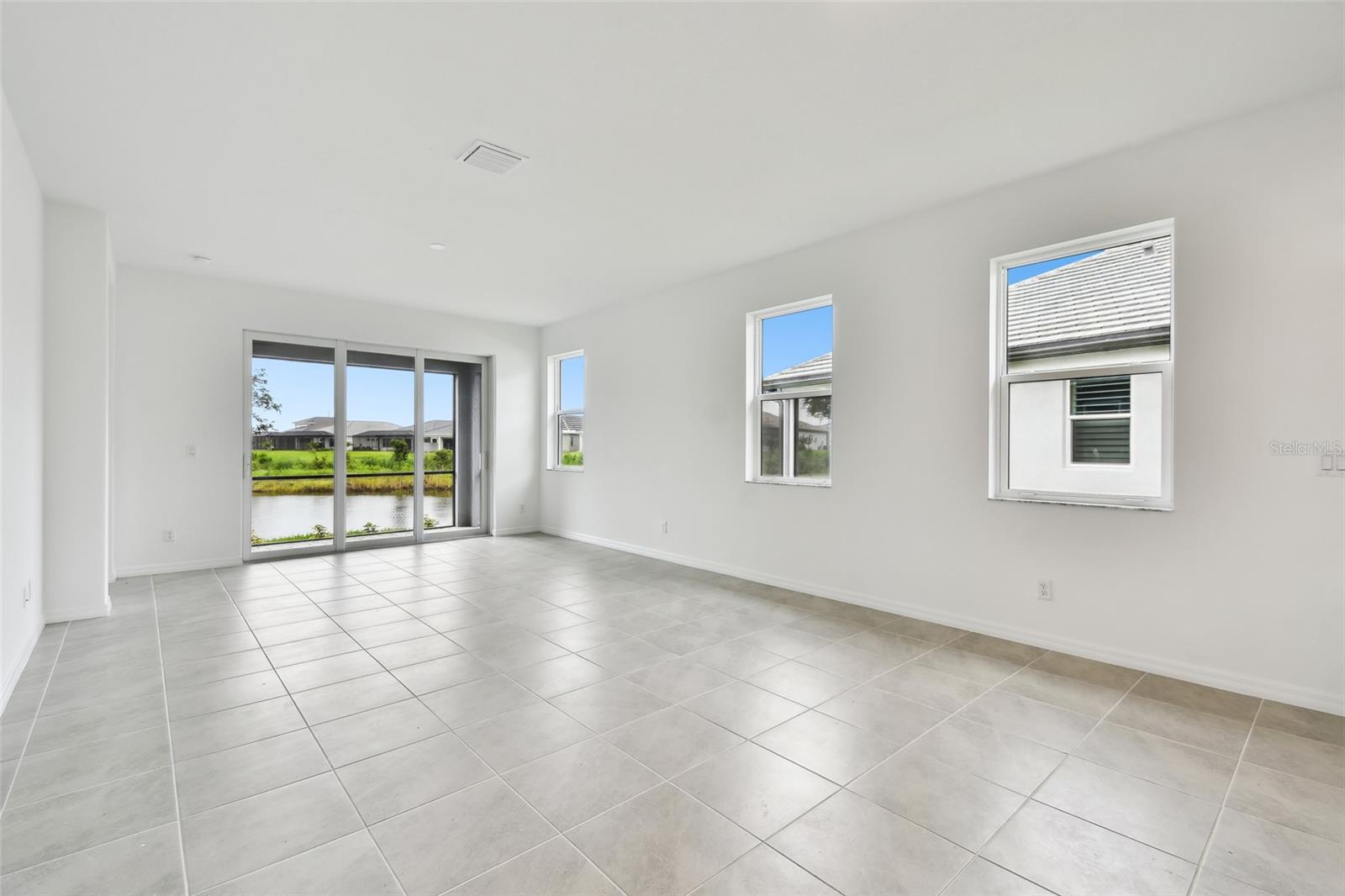 SWEETWATER VILLAS AT LAKEWOOD RANCH - Residential