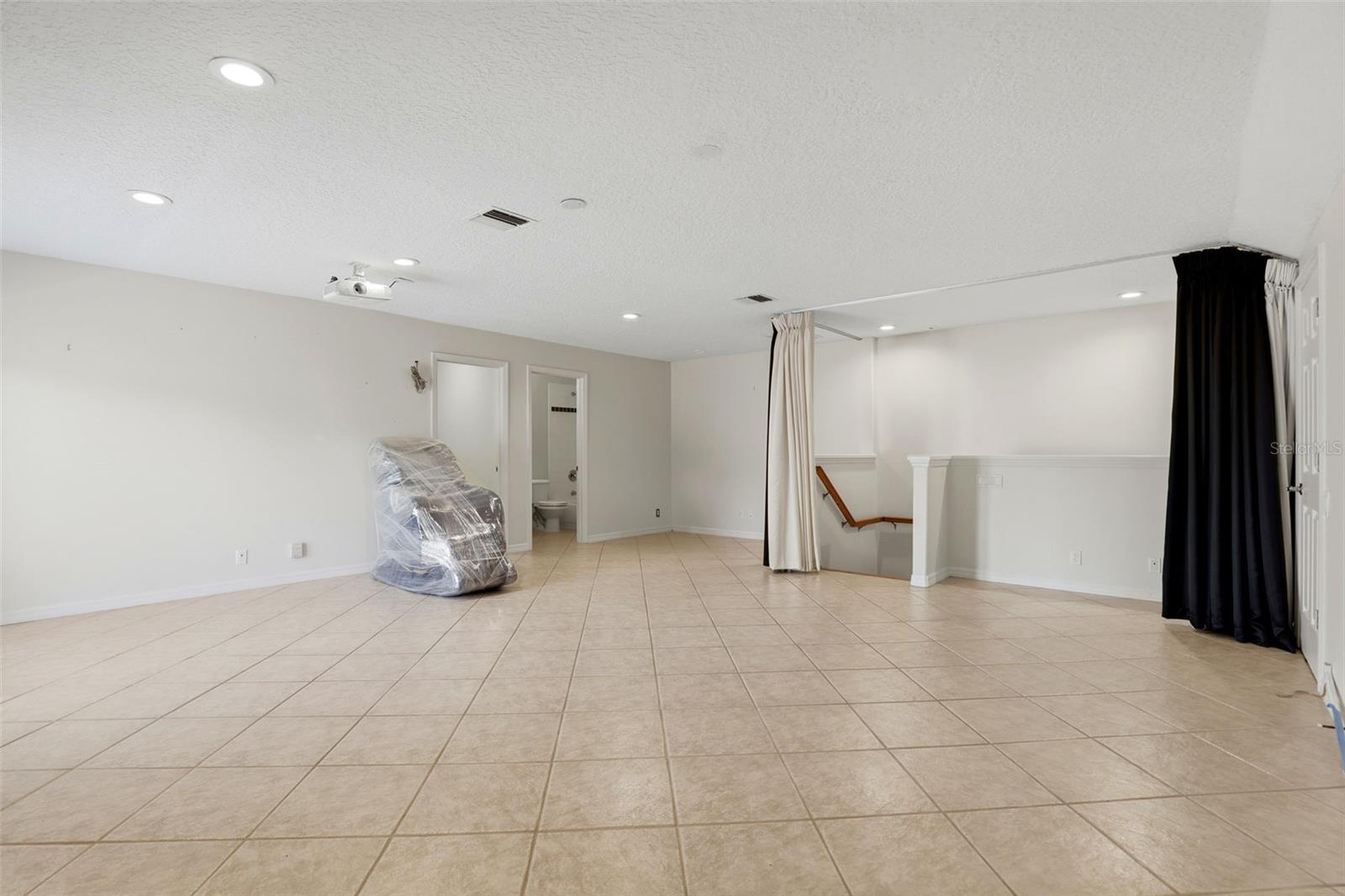 LAKE FOREST SEC 1 - Residential