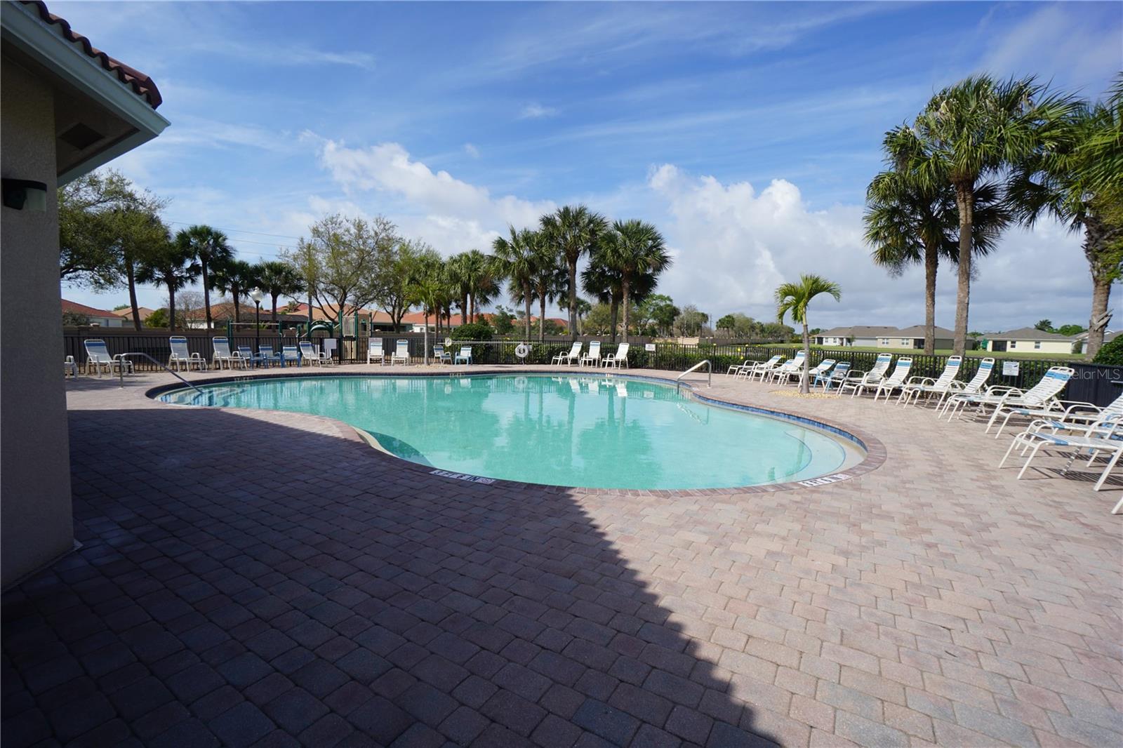 RIVER CLUB - Residential