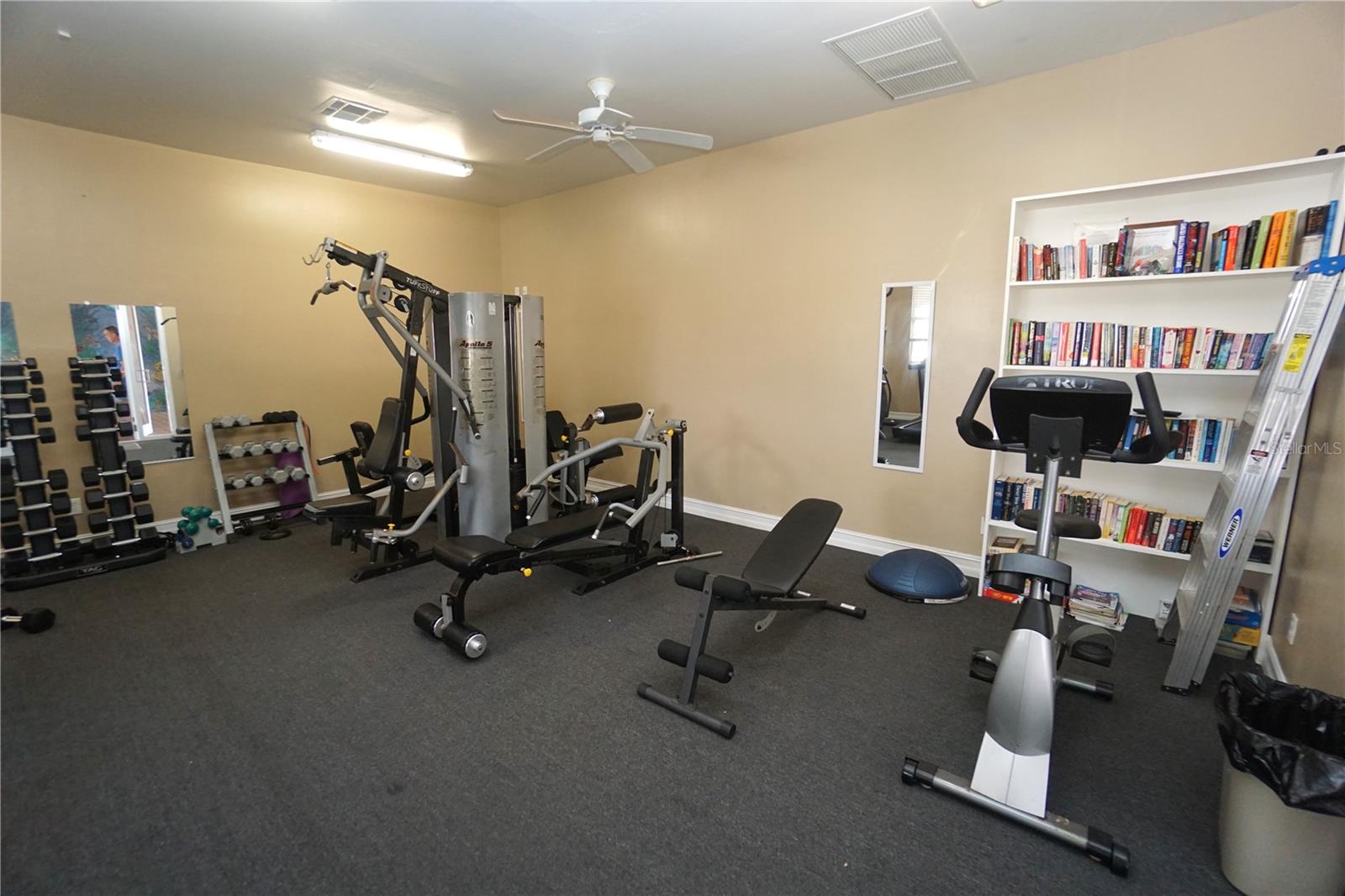 RIVER CLUB - Residential