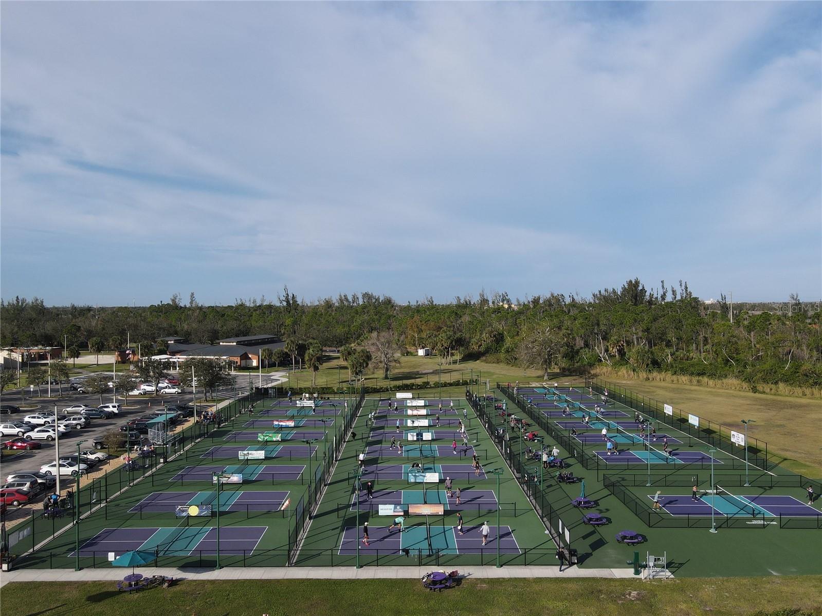 RIVER CLUB - Residential