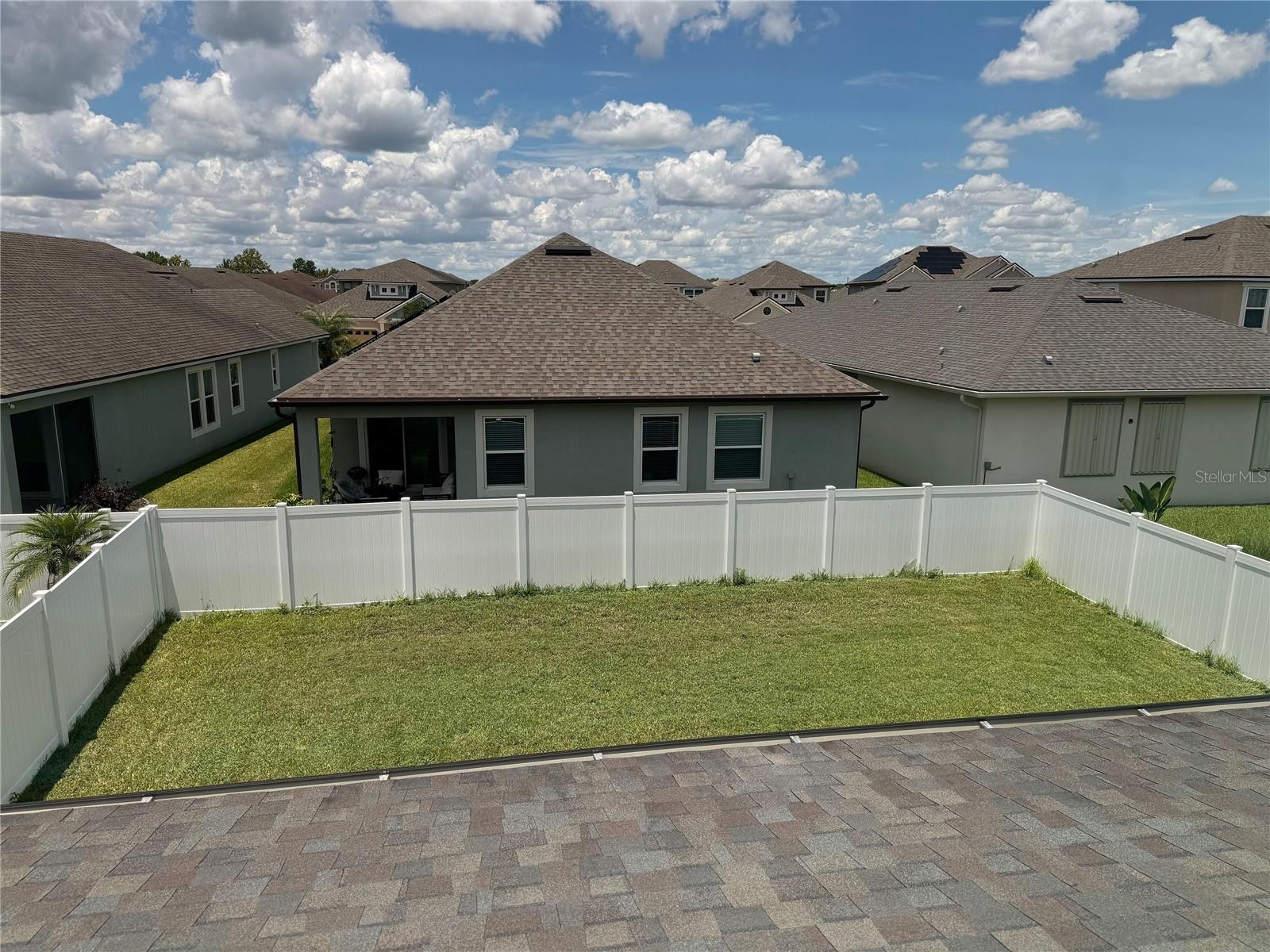2414 FENETRE LANE