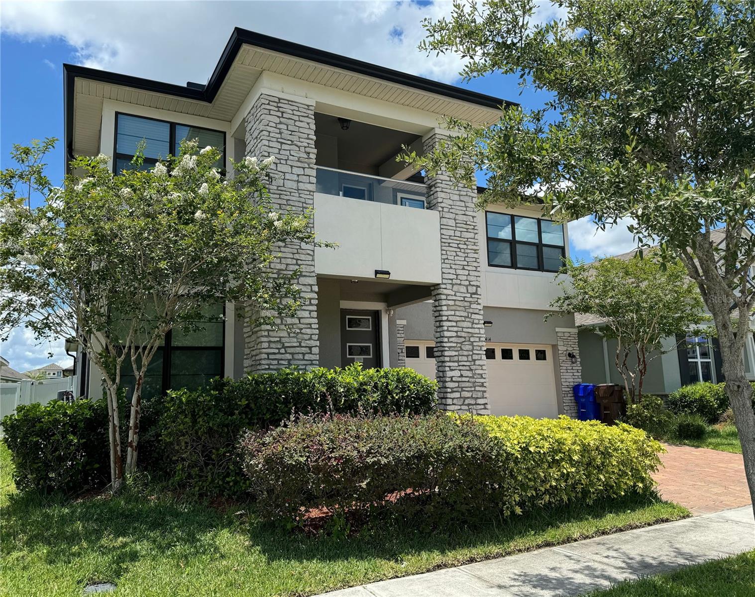 2414 FENETRE LANE