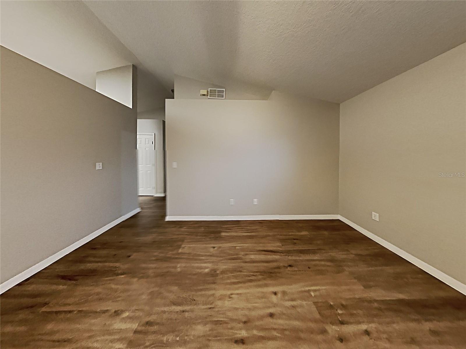 EASTRIDGE PH 01 - Residential Lease