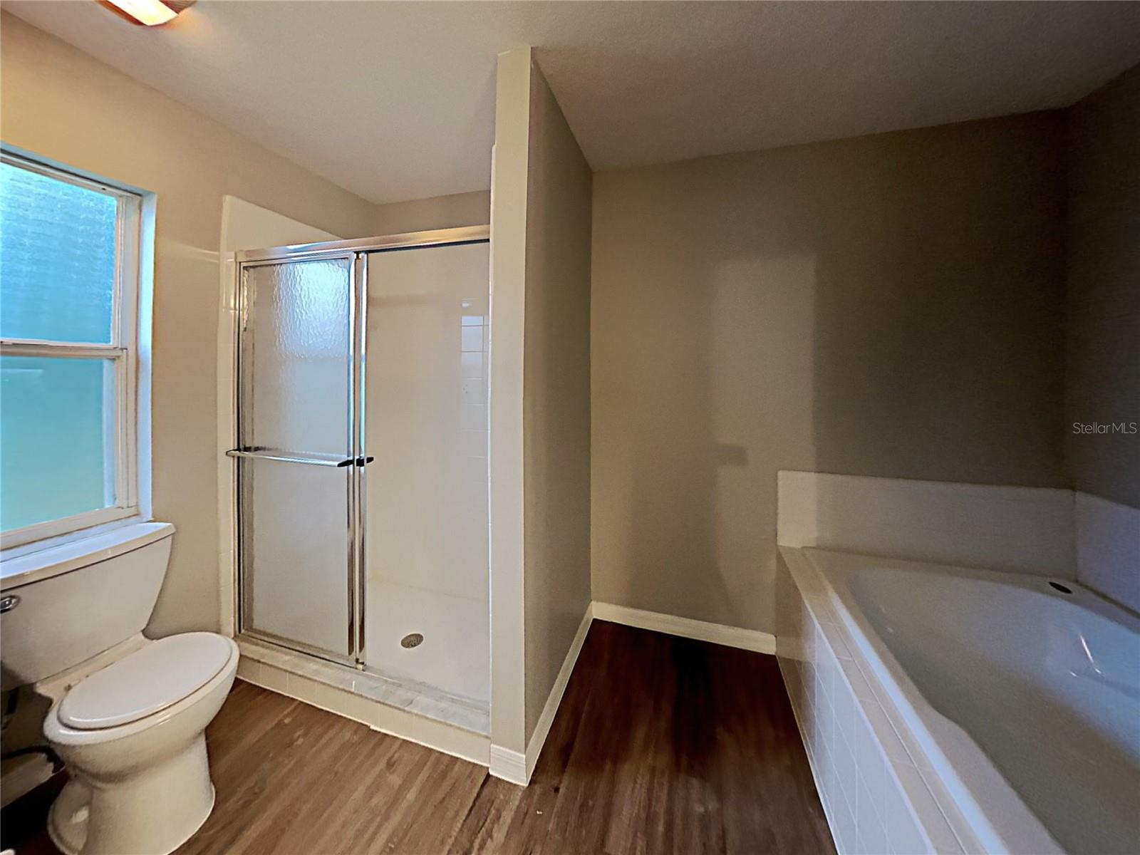 EASTRIDGE PH 01 - Residential Lease