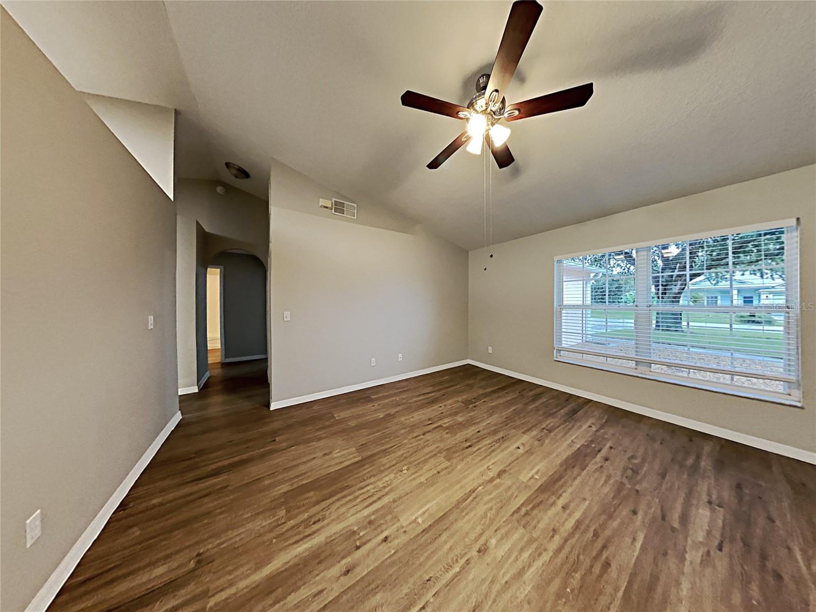 EASTRIDGE PH 01 - Residential Lease