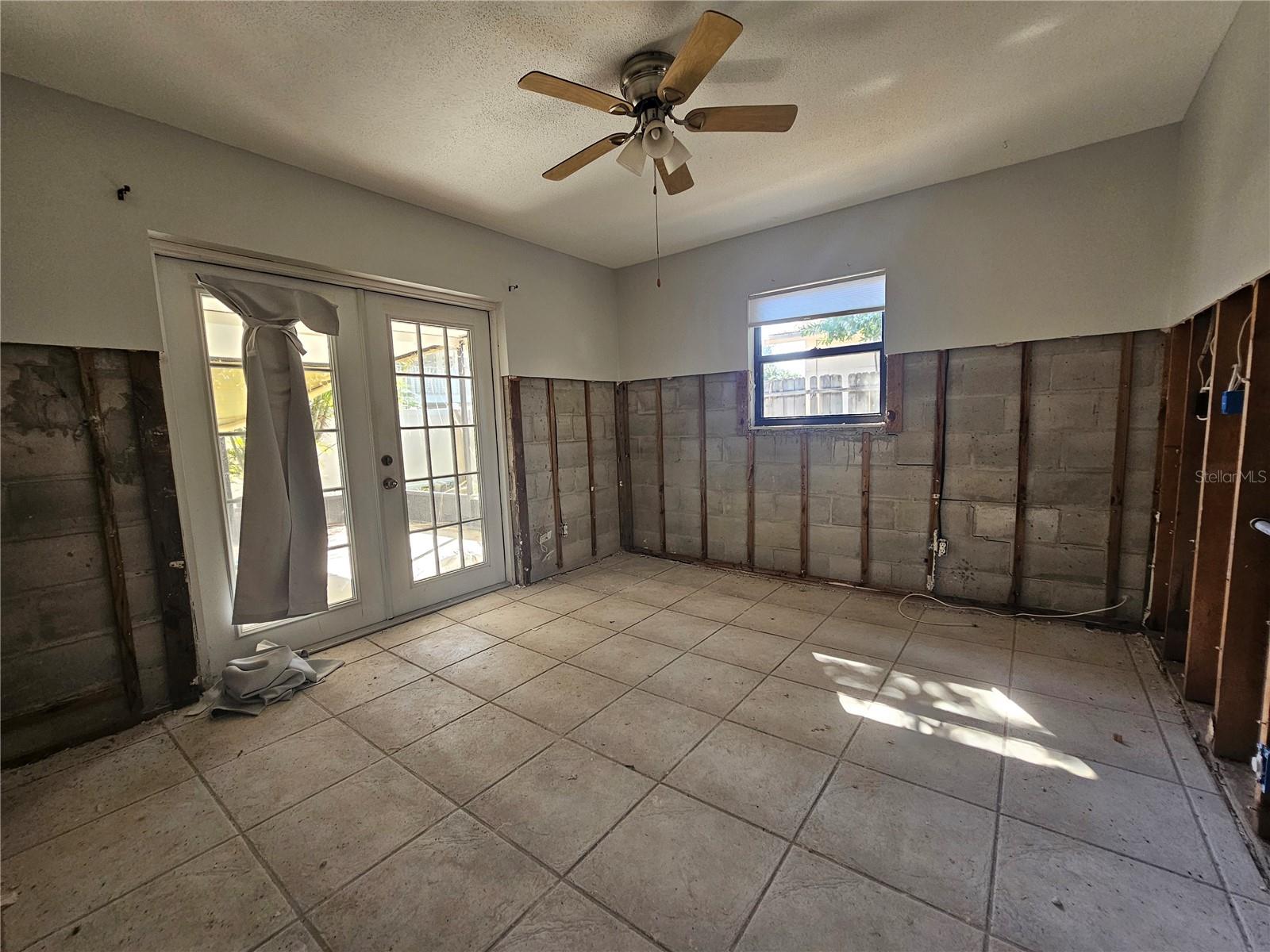 SHOREACRES CENTER - Residential