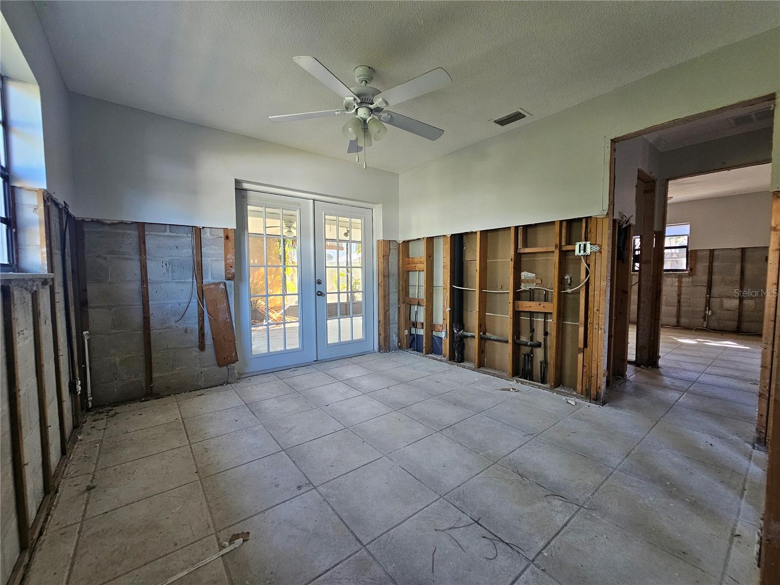 SHOREACRES CENTER - Residential