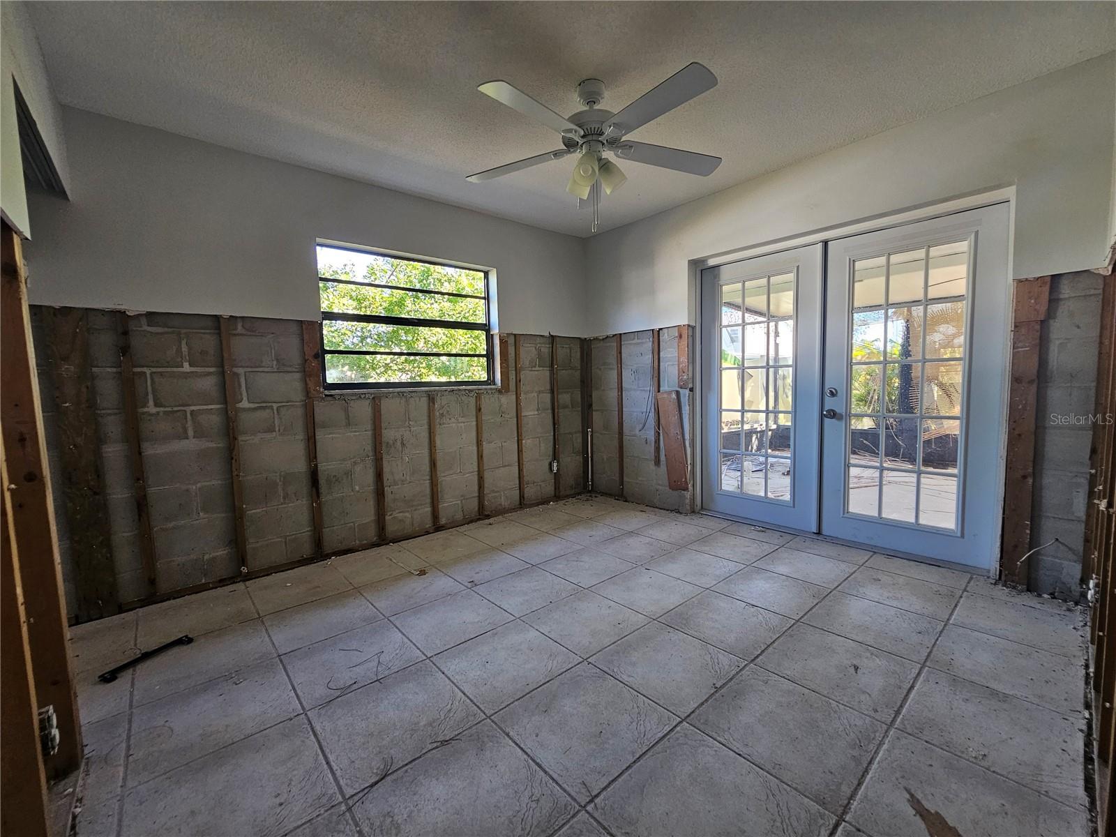 SHOREACRES CENTER - Residential