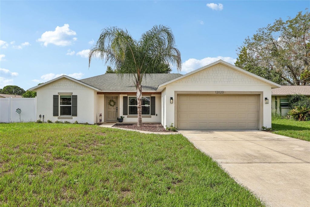 Photo of 12020 Virginia Drive, Leesburg, FL 34788 (MLS # G5115949)